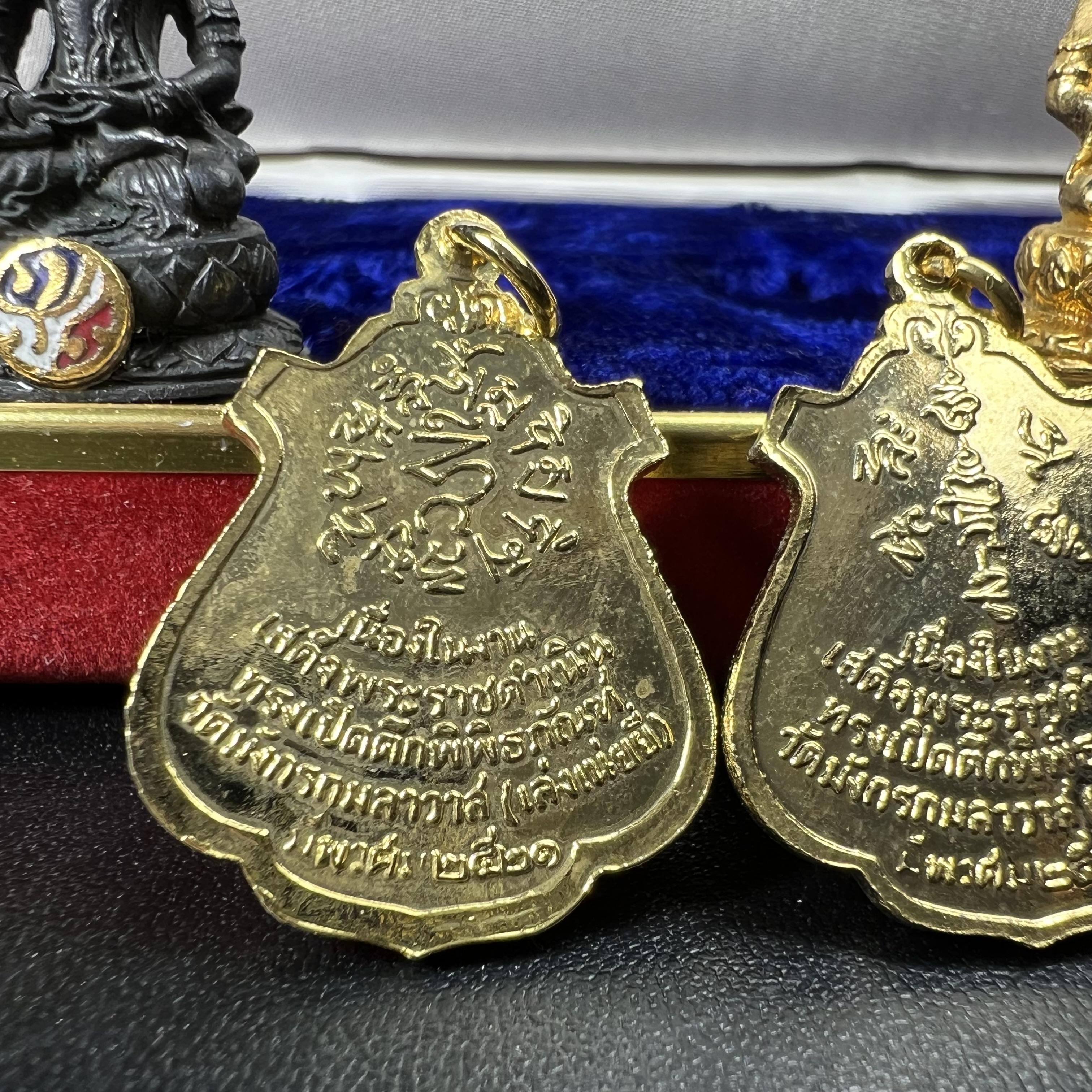 พระไวโรจนะพุทธ(กริ่งธิเบต ภปร.) ท่านเจ้าคุณโพธิ์แจ้ง วัดมังกรกมลาวาส(เล่งเน่ยยี่) ปี 2515(รุ่นแรก) ชุดพิเศษกรรมการ พิธีใหญ่ฉลอง ๑๐๐ปี วัดมังกรกมลาวาส (ในหลวงรัชกาลที่ ๙ ทรงเสด็จเททอง ) หลวงปู่โต๊ะ วัดประดู่ฉิมพลีเมตตาอธิษฐานจิตปลุกเสก (หายากมาก)