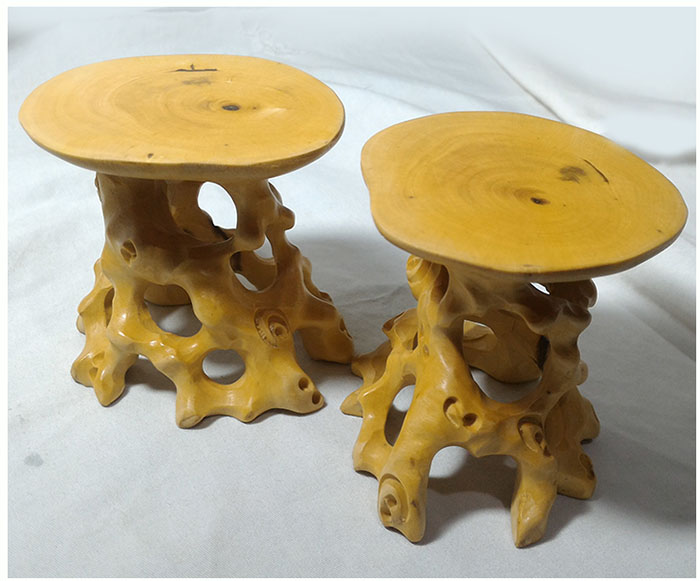 ฐานหรือกี๋ไม้boxwood ทรงรากไม้ อันละ