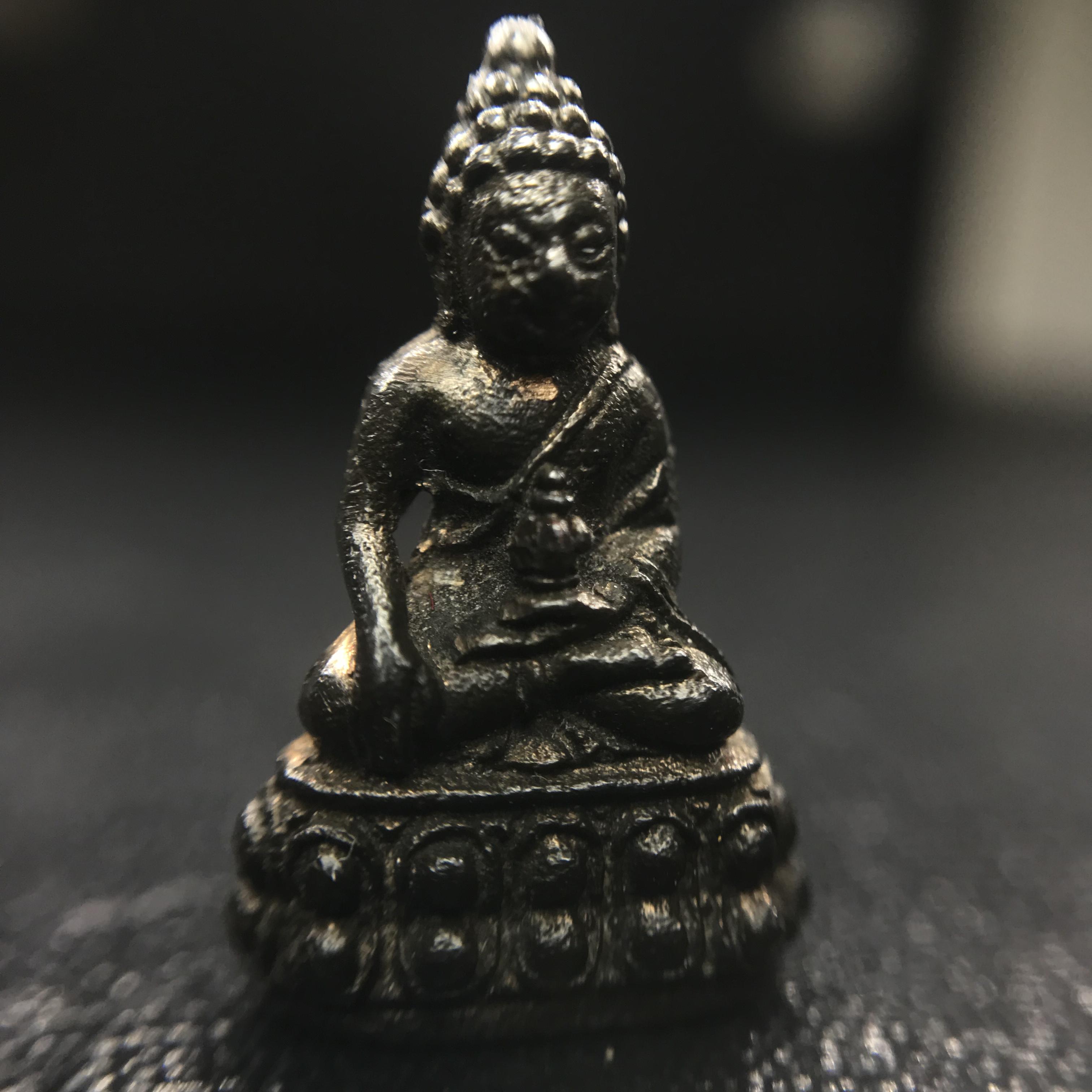 พระชัยวัฒน์ ภปร. ธรรมศาสตร์ 50ปี เนื้อนวโลหะ(ในหลวงรัชกาลที่9 เสด็จเททอง)(หายาก)(1ใน2142องค์)