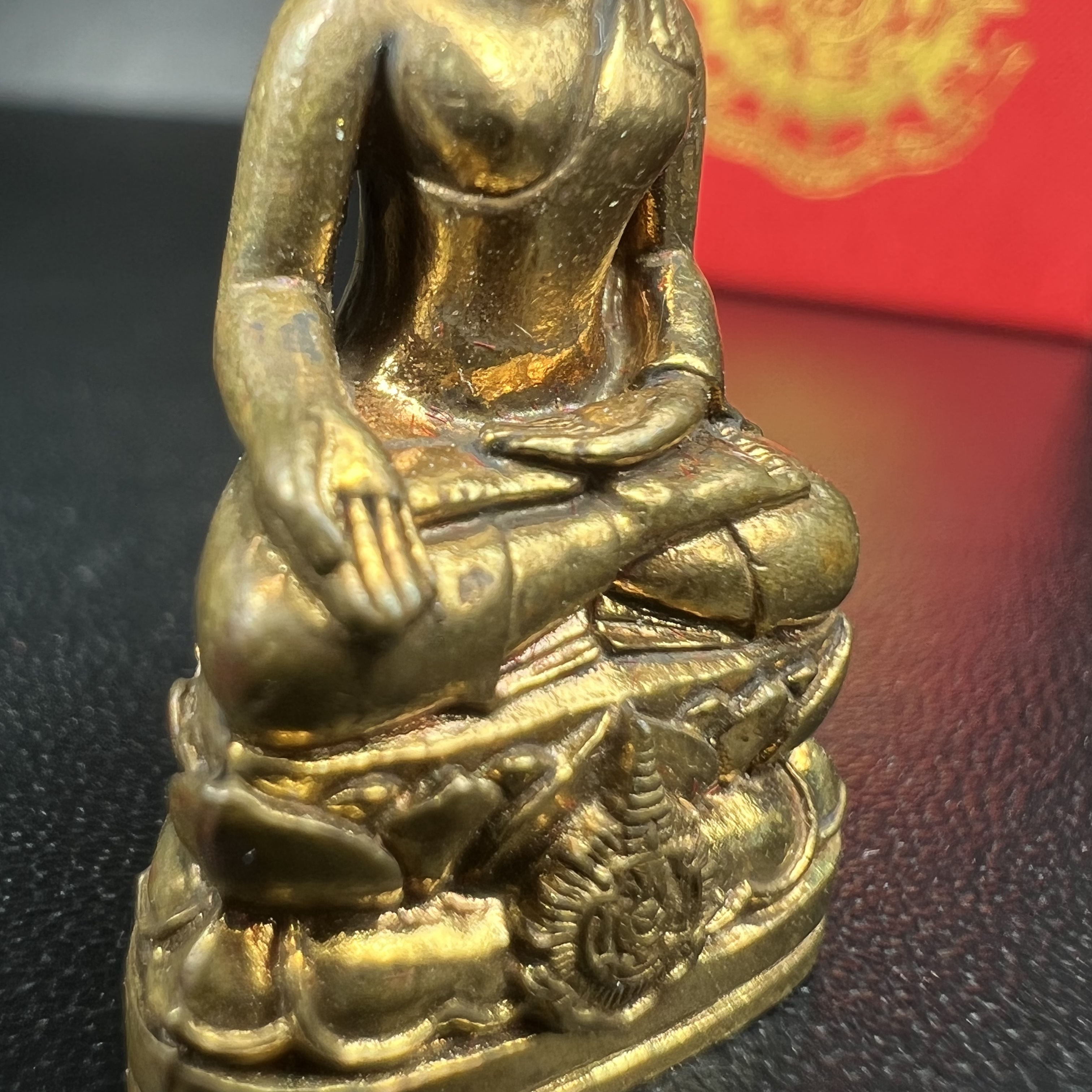 พระกริ่งไพรีพินาศ เฉลิมพระเกียรติ พระบาทสมเด็จพระเจ้าอยู่หัวรัชกาลที่9 พระชนมพรรษา 6 รอบ ปี2542เนื้อสัมฤทธิ์(บรรจุเหล็กไหล)ดีนอก-ดีใน(องค์นี้เป็นเนื้อสัมฤทธิ์ พิเศษกรรมการ ตอก 2 โค๊ต หมายเลข ๒๓๕๗)หายาก