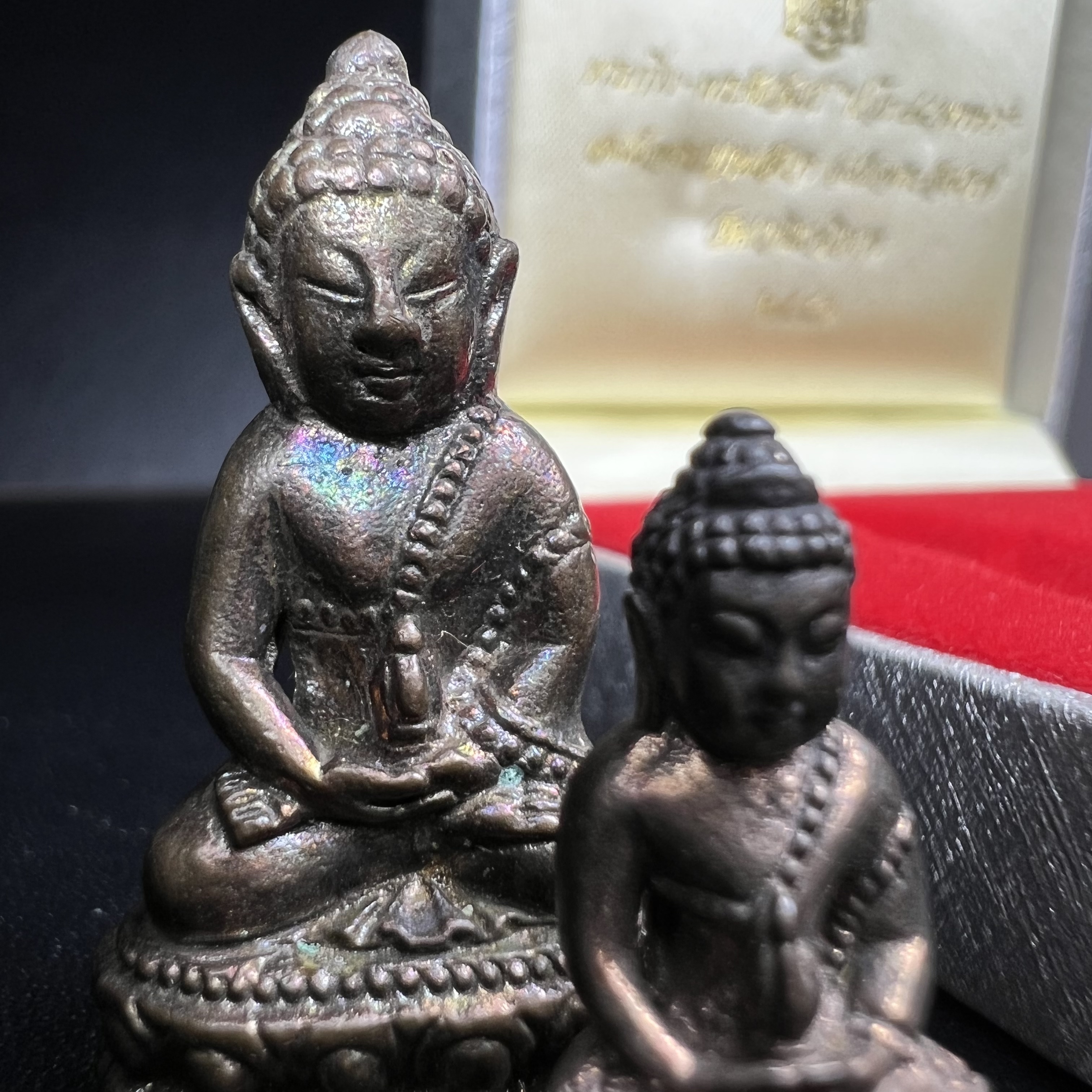 พระกริ่ง-พระชัยวัฒน์ ปวโร 84 พรรษา สมเด็จพระญาณสังวร สมเด็จพระสังฆราช วัดบวรนิเวศวิหาร ปี 2540 เนื้อนวโลหะ พร้อมกล่องบรรจุเดิมครบสมบูรณ์(ชุดหมายเลข 2281)