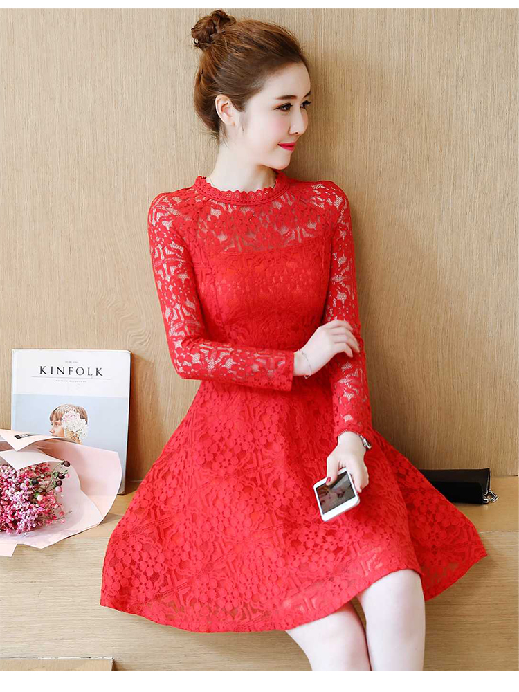 ชุดเดรสสั้นผ้าลูกไม้สีแดง แขนยาว กระโปรงทรงเอ สวยสดใส