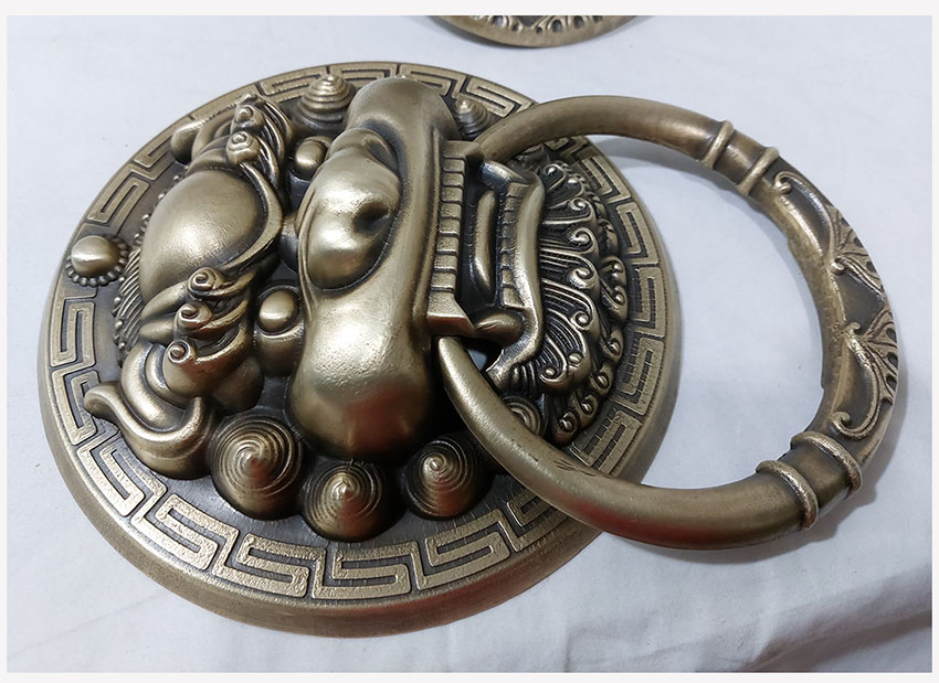 ที่เคาะ มือเคาะ มือดึงประตู หน้าสิงห์ 20cm (ห่วงมีลาย) คู่ละ