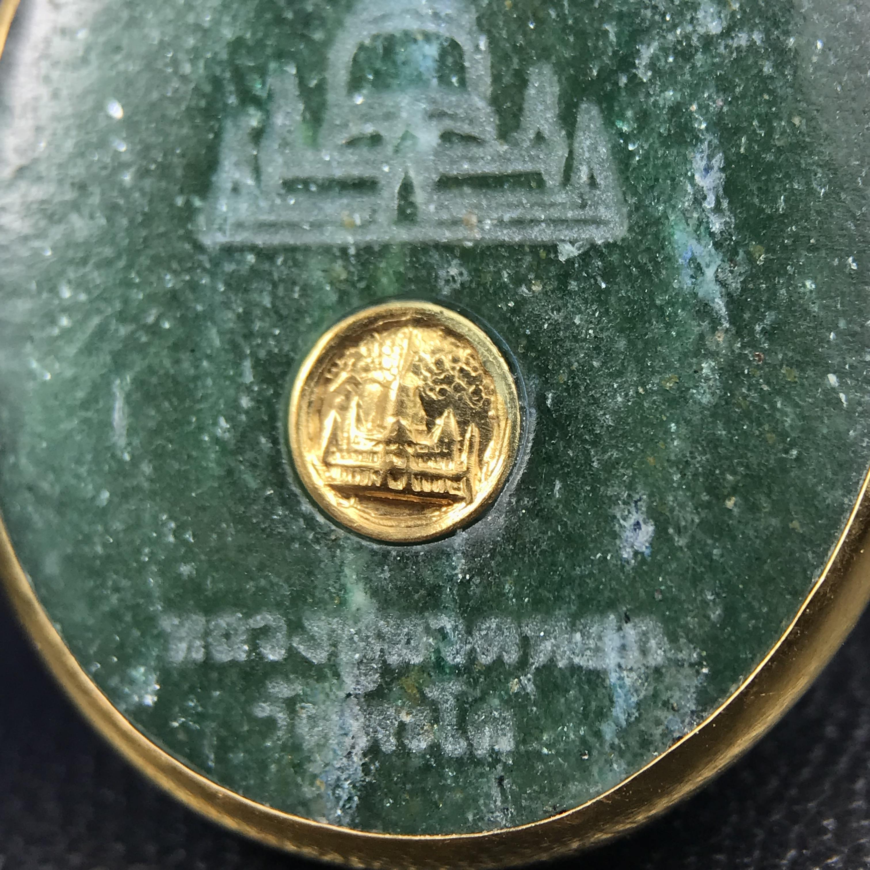 หลวงปู่ทวด วัดพะโคะ จ.สงขลา ปี 2543 เหรียญหยกรูปไข่(เลี่ยมทองคำ) ขนาด 2.2 x 2.5 ซม. ด้านหลังแผ่นโค๊ตทองคำ สร้างโดยสมาคมชาวเพชรบุรี “สมเด็จเจ้าพะโคะหลวงปู่ทวดเหยียบน้ำทะเลจืด” ครั้งแรกแห่งประวัติศาสตร์(สวยงามเป็นของล้ำค่าหายากมาก)สภาพสวยสมบูรณ์