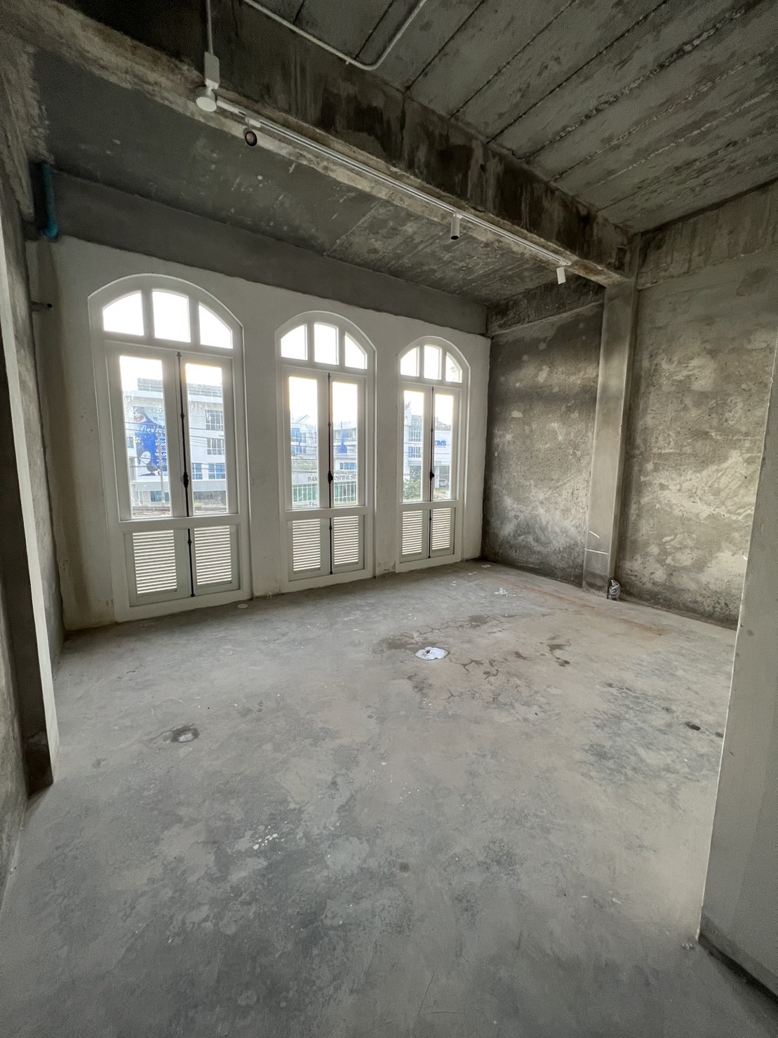 For Rent : Wichit, 3-story building opposite Big C Phuket, 400 sqm.