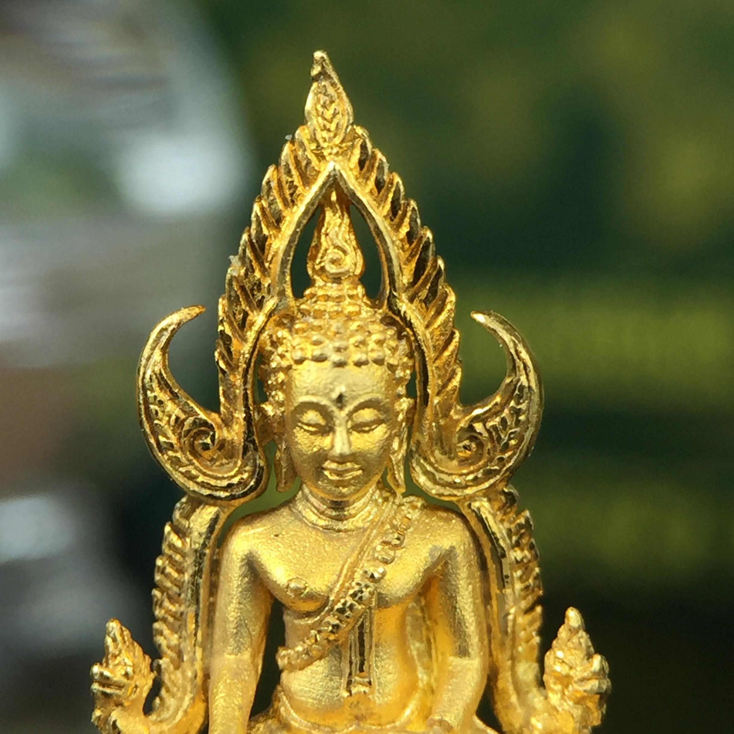 พระพุทธชินราช(จำลอง) ภปร. 84 พรรษา เนื้อทองคำ พิมพ์เล็กขนาดหน้าตัก 1/4 นิ้ว(พระราชทานมวลสาร จิตรลดาและเส้นพระเจ้า(เส้นผม)รัชกาลที่9)พุทธศิลป์ทรงคุณค่าอีกหนึ่งรุ่นยอดนิยม(1ใน1000องค์)