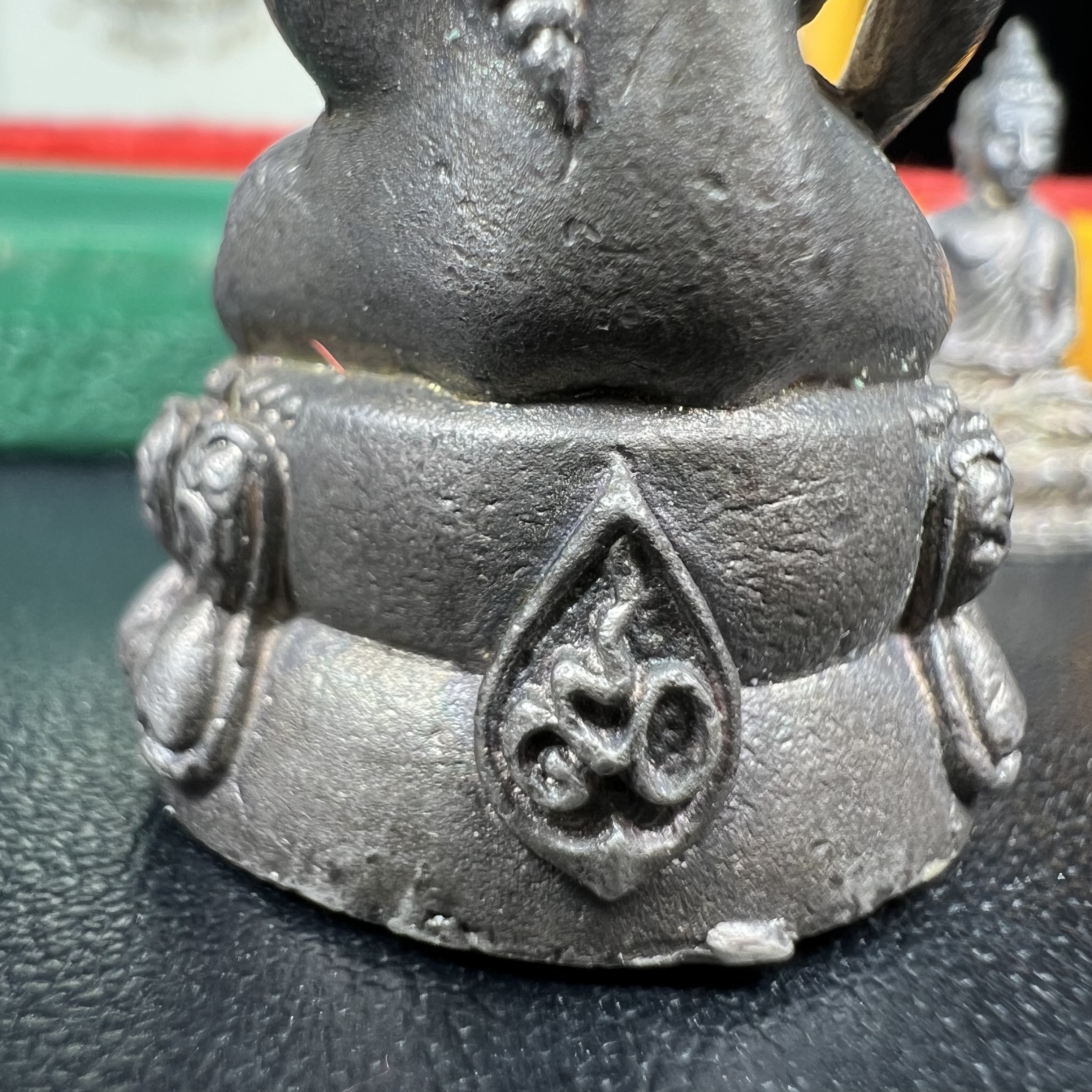 พระกริ่ง-พระชัยวัฒยน์วาสนาสมเด็จพระสังฆราช(วาสน์)วัดราชบพิธฯปี2531 เนื้อเงิน สร้างเป็นที่ระลึกในคราวที่สมเด็จพระอริยวงศาคตญาณ สมเด็จพระสังฆราช(วาสน์ วาสโน)มีพระชนมายุครบ90พรรษา(ในหลวง ร.9 เสด็จในพิธี)งานแกะแม่พิมพ์โดย นายช่างเกษม มงคลเจริญ)หายาก