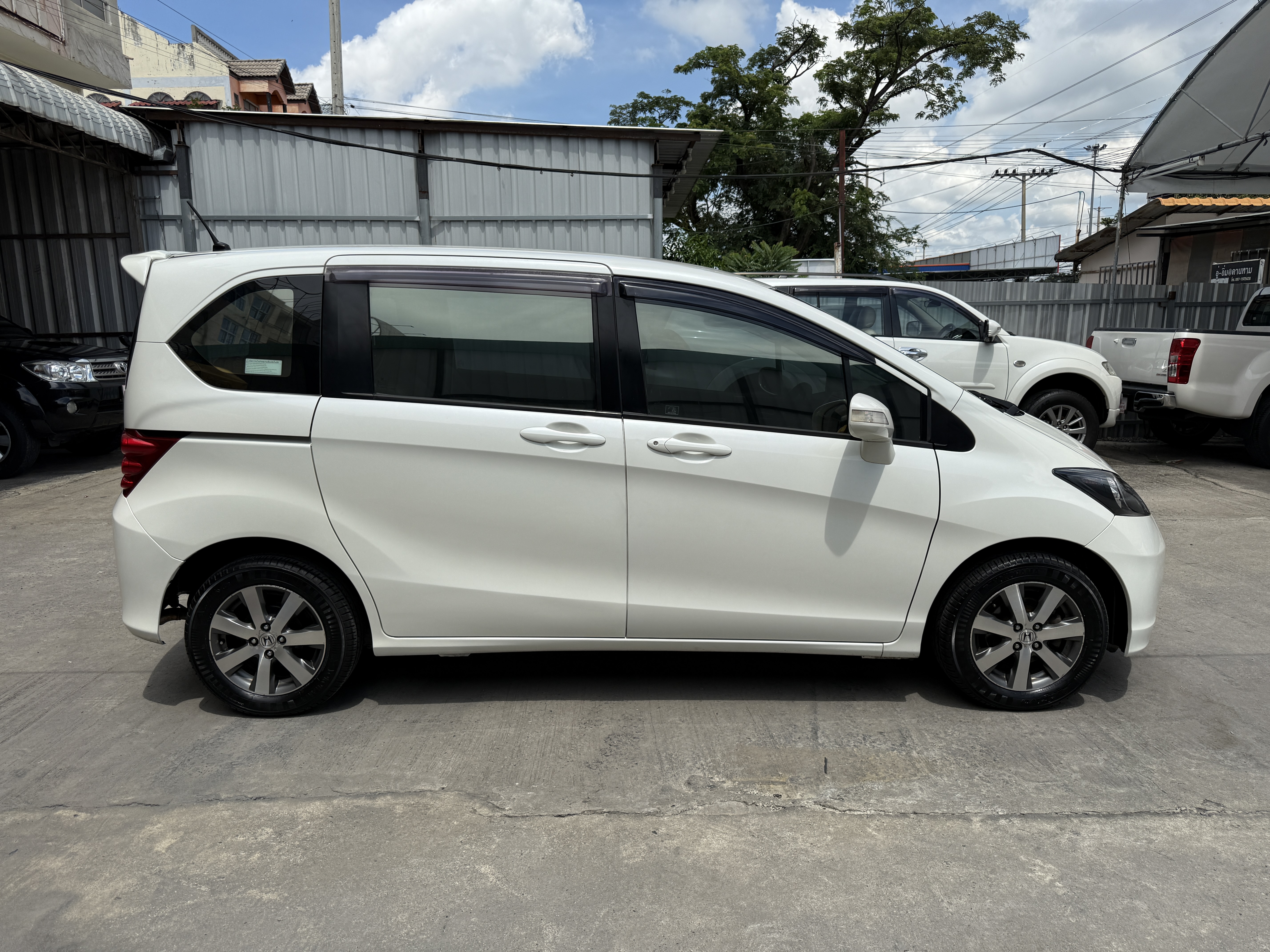 Honda Freed 1.5 E Limited At 2012 ขาวมุก