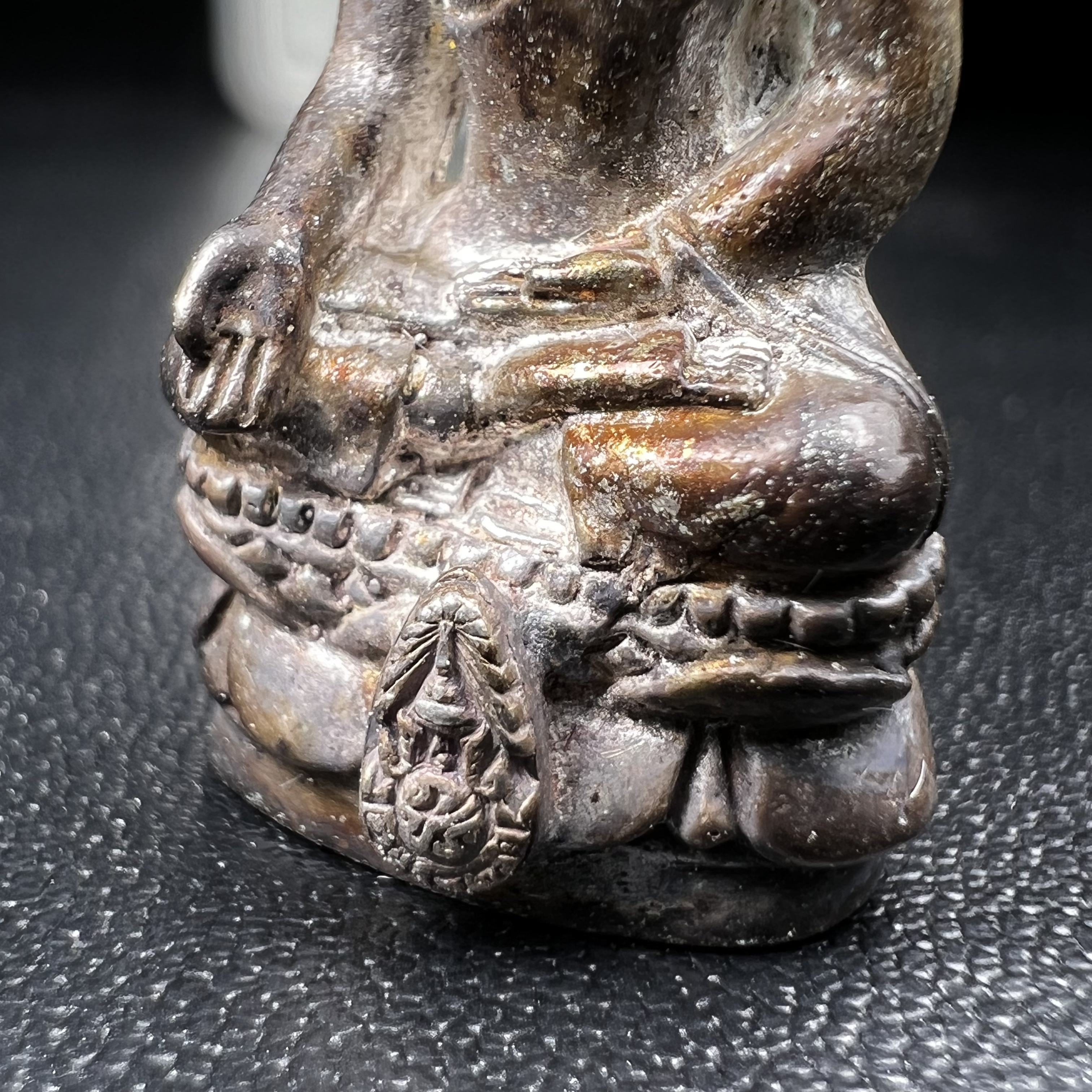 พระกริ่งไพรีพินาศ รุ่น ภปร. ราชวิทยาลัย ปี2535 เนื้อเงิน(สภาพผิวเดิมแบบนิยม เข้มขลังทรงอนุภาพ)(ตอกโค้ดพระนามย่อ ญสส ใต้เศวตรฉัตร และ พระปรมาภิไธยย่อ ภปร.)(1ใน2535องค์)