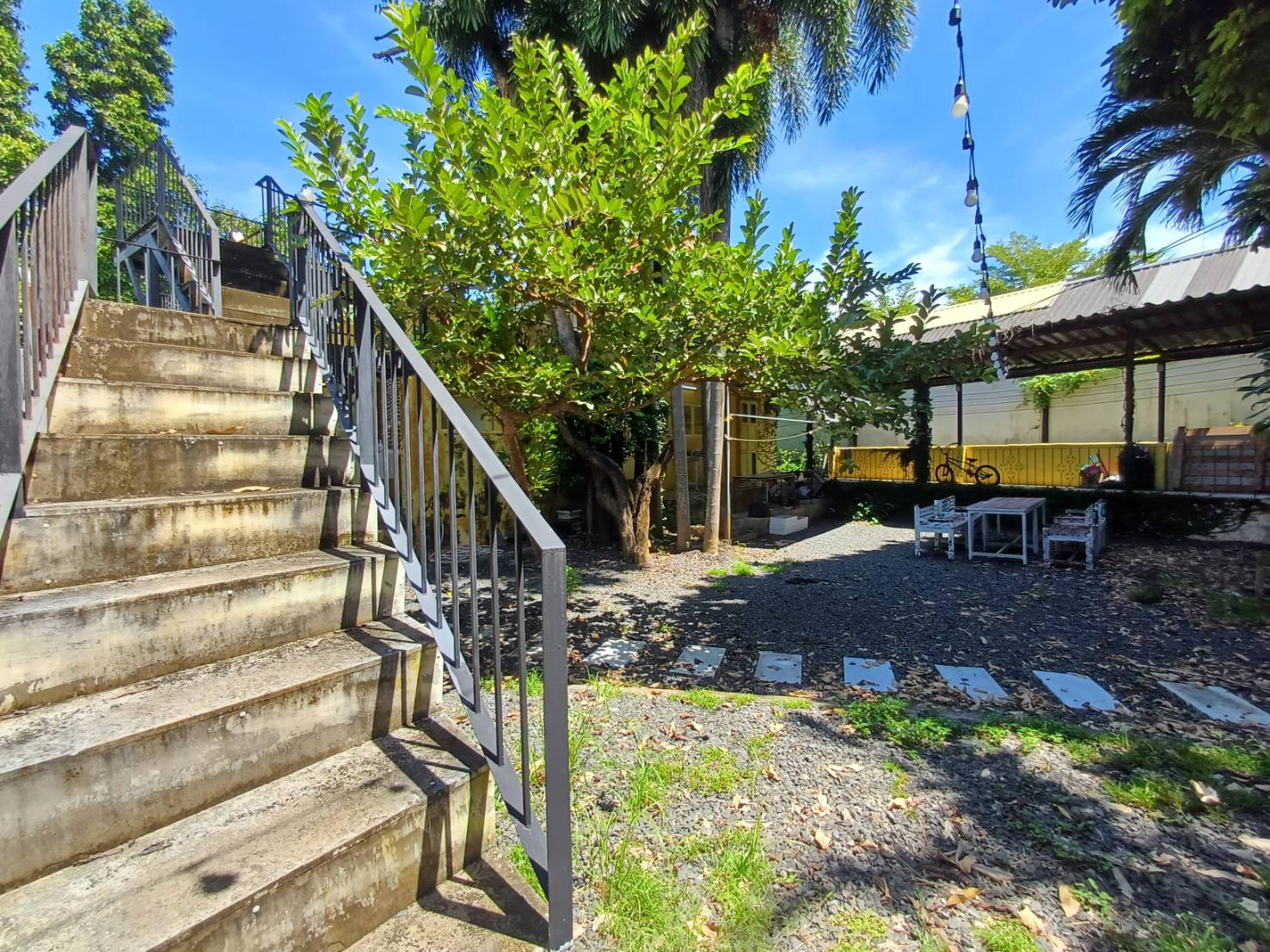 For Rent : Talat Yai, Bar&Restaurant, 2 Rooms 3 Batrooms