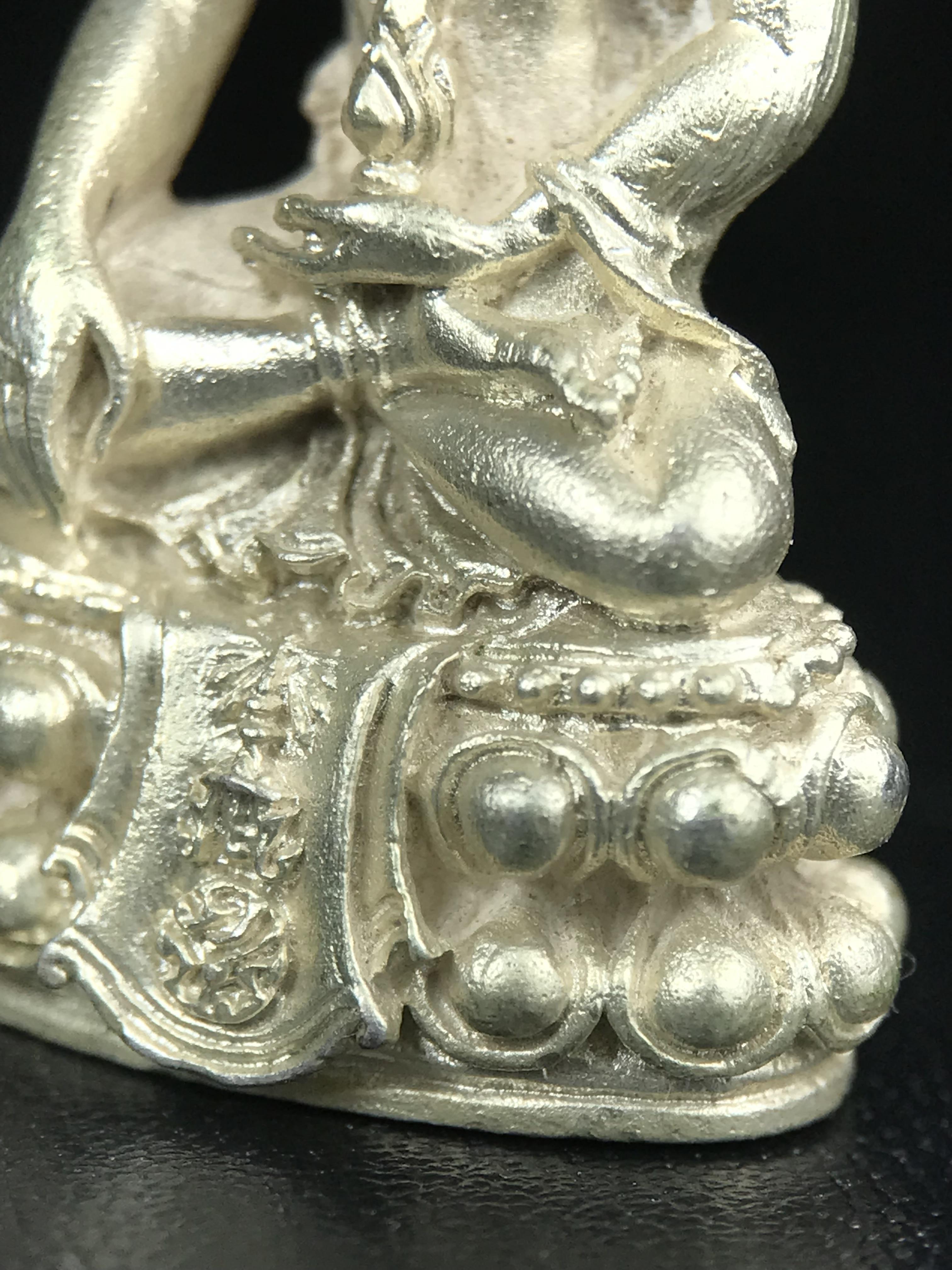 พระกริ่งศิรากาศ ภปร.(พระกริ่งคุ้มเกล้า)วัตถุมงคล"คุ้มเกล้าฯ" มูลนิธิ “คุ้มเกล้า” ในพระบรมราชูปถัมภ์ จัดสร้าง โรงพยาบาลภูมิพล เนื้อเงิน(พิมพ์หน้าไทย)(สภาพผิวขึ้นน้ำทองทั่วองค์สวยมากมาก!!)(ในหลวงรัชกาลที่9เสด็จเททอง)(พิธีใหญ่)(นิยม)