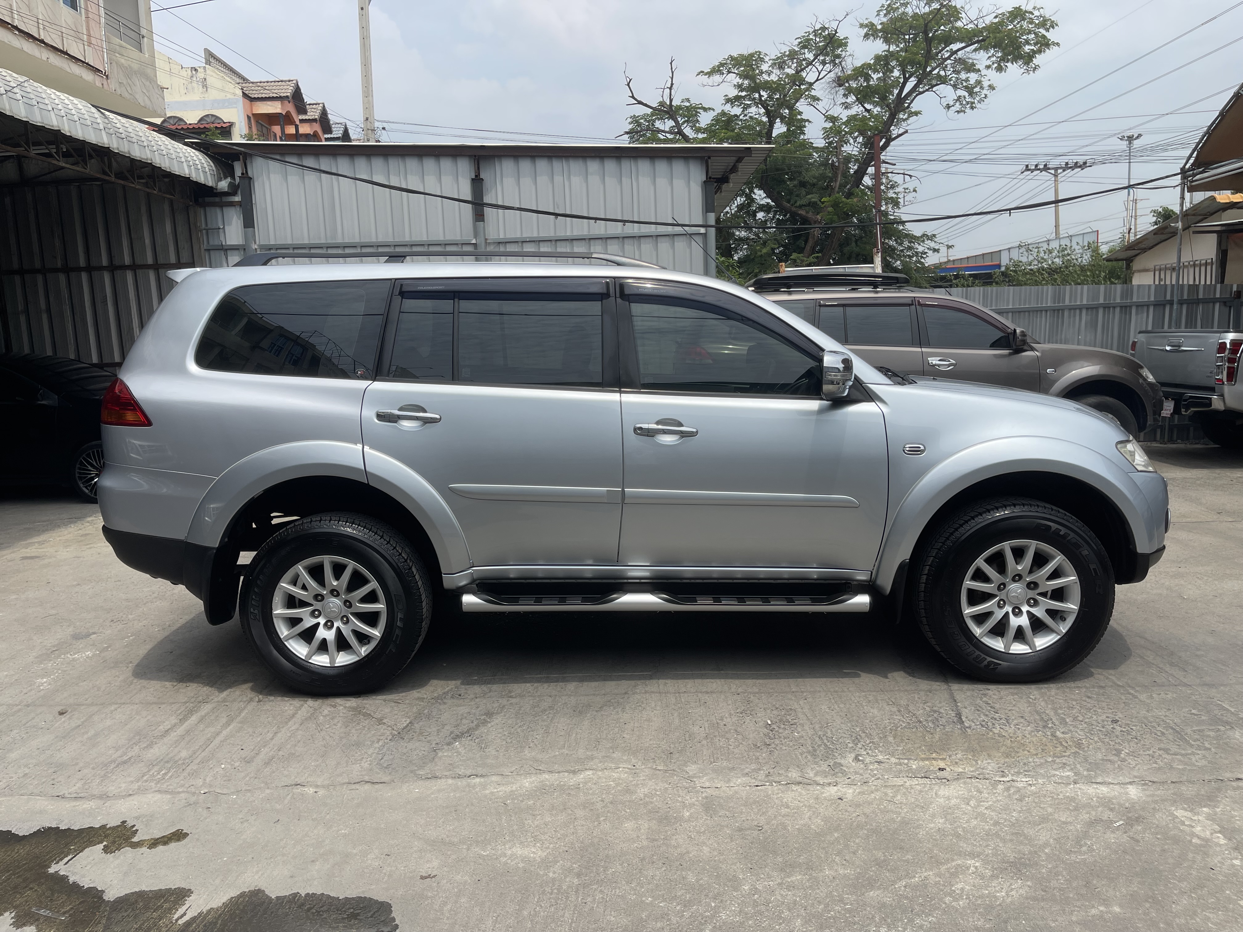 Mitsubishi Pajero Sport 2.5 GT 2WD At 2012 เงิน