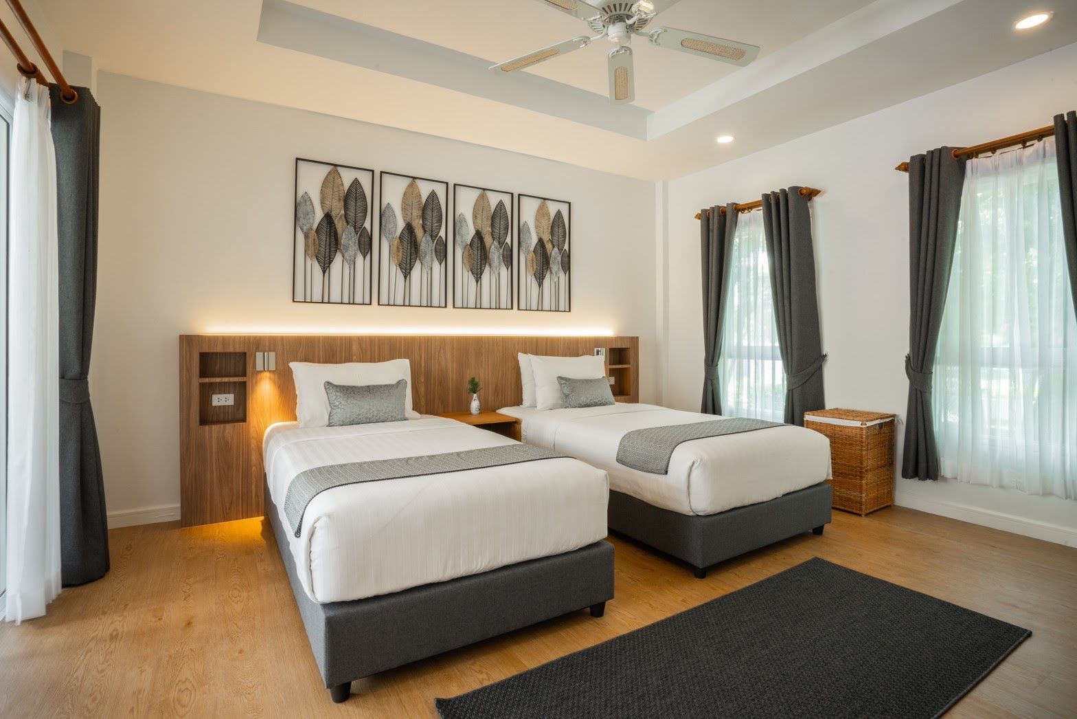 For Rent : Rawai, Pool Villa with Jacuzzi, 3 bedrooms 3 Bathrooms, Pool view.