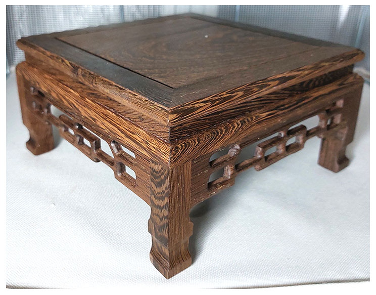 ฐานไม้ หรือกี๋สี่เหลี่ยมจัตุรัส 18.3cm ตัวละ