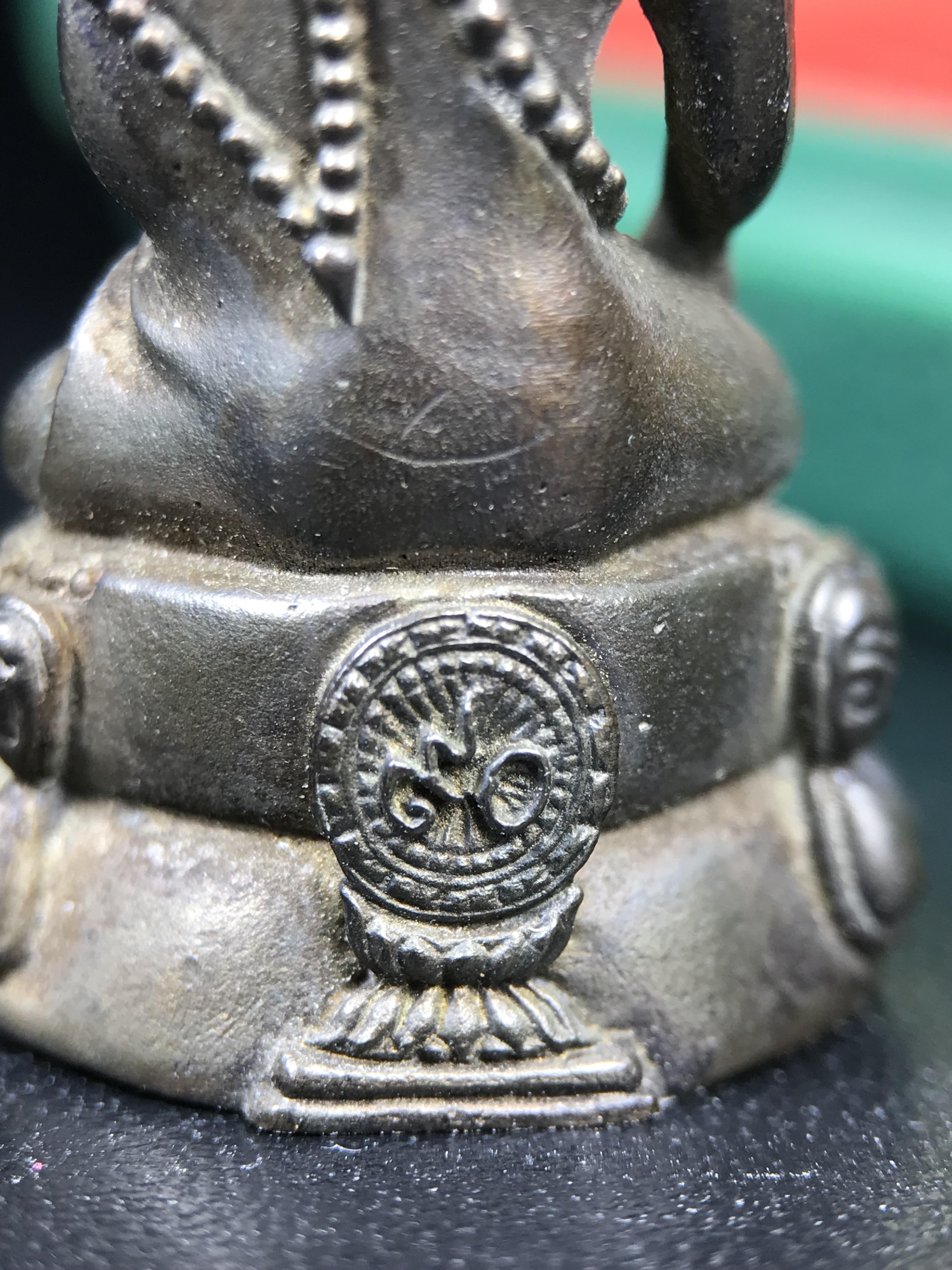 พระกริ่ง-พระชัยวัฒยน์วาสนาสมเด็จพระสังฆราช(วาสน์)วัดราชบพิธฯปี2531 เนื้อนวโลหะ สร้างเป็นที่ระลึกในคราวที่สมเด็จพระอริยวงศาคตญาณ สมเด็จพระสังฆราช(วาสน์ วาสโน)มีพระชนมายุครบ90พรรษา(ในหลวง ร.9 เสด็จในพิธี)งานแกะแม่พิมพ์โดย นายช่างเกษม มงคลเจริญ)(1ใน1991องค์)