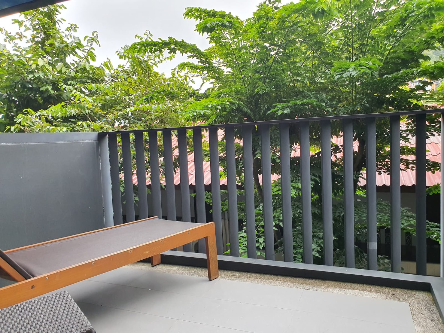 For Rent : Patong The Deck condominium 1 bed room 3rd Floor moutain View.