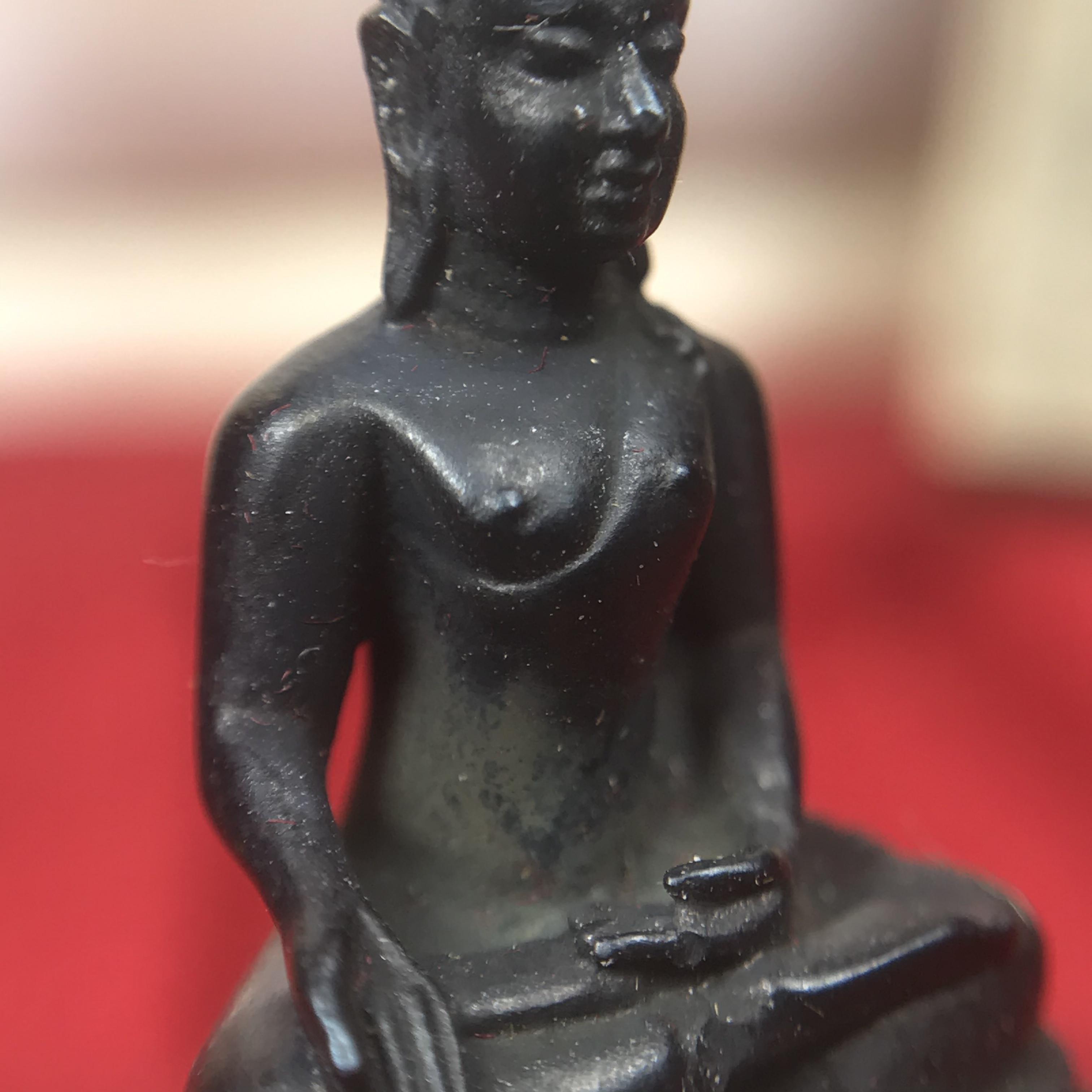 ชุดพระกริ่งไพรีพินาศ(รุ่นแรก สมเด็จพระญาณสังวร) เนื่องในพระบรมราชวโรกาสพระบาทสมเด็จพระเจ้าอยู่หัวรัชกาลที่9 เสด็จพระราชดำเนิน ในงานตัดลูกนิมิตสีมาอุโบสถ วัดเพชรวราราม จ.เพชรบูรณ์ ปี ๒๕๒๐ รุ่นเขาค้อ (ชุดกรรมการ ได้รับพระราชทาน พบเจอและหายากมากในปัจจุบัน)