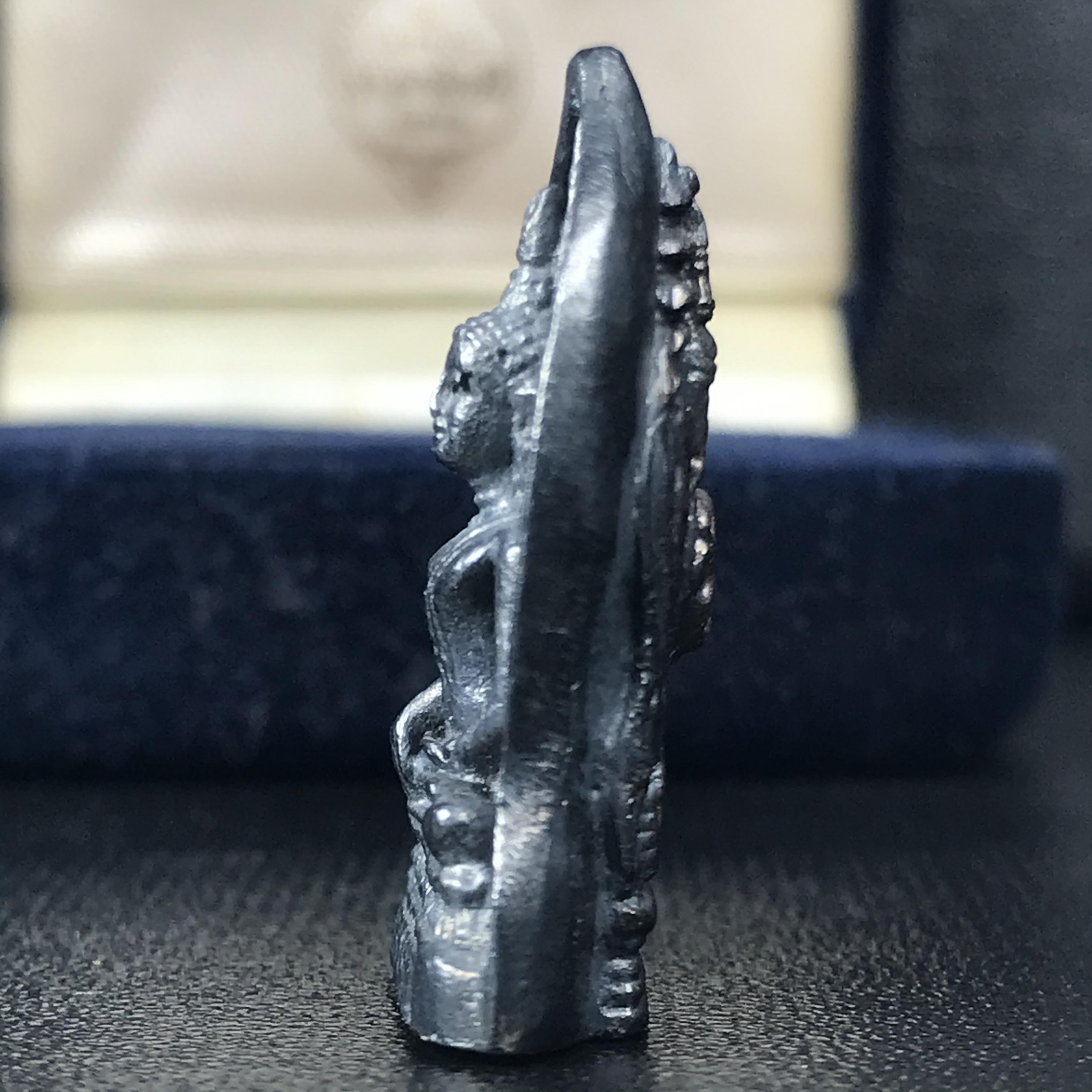 พระศาสดาใบเสมา ภปร. วัดบวรนิเวศวิหาร ปี2532 จัดสร้างในโอกาส 2 ทศวรรษรามาธิบดี เพื่อศูนย์การแพทย์สิริกิติ์ เนื้อเงิน(ผิวเดิมกลับดำสวยงาม)พร้อมกล่องบรรจุเดิม