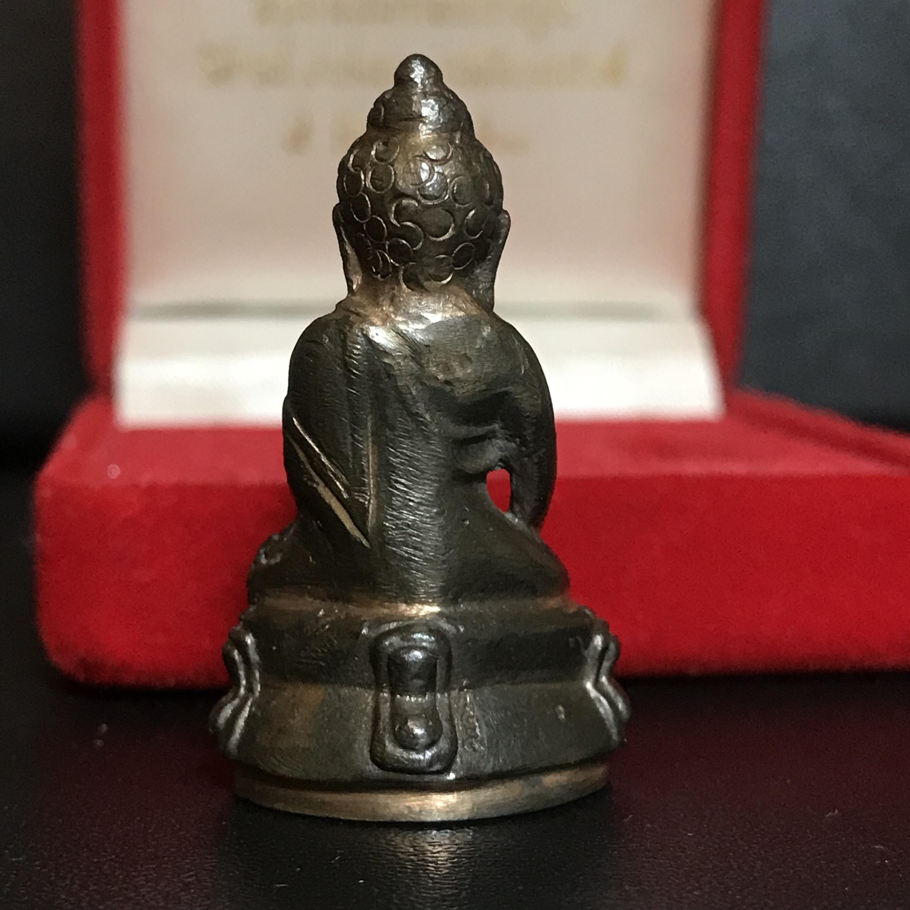 พระกริ่ง-พระชัยวัฒน์ ปวเรศ ปี2530 วัดบวรนิเวศราชวรวิหาร(ในหลวง ร.9 เสด็จเททอง)(บรรจุเส้นเกศาในหลวงรัชกาลที่9)