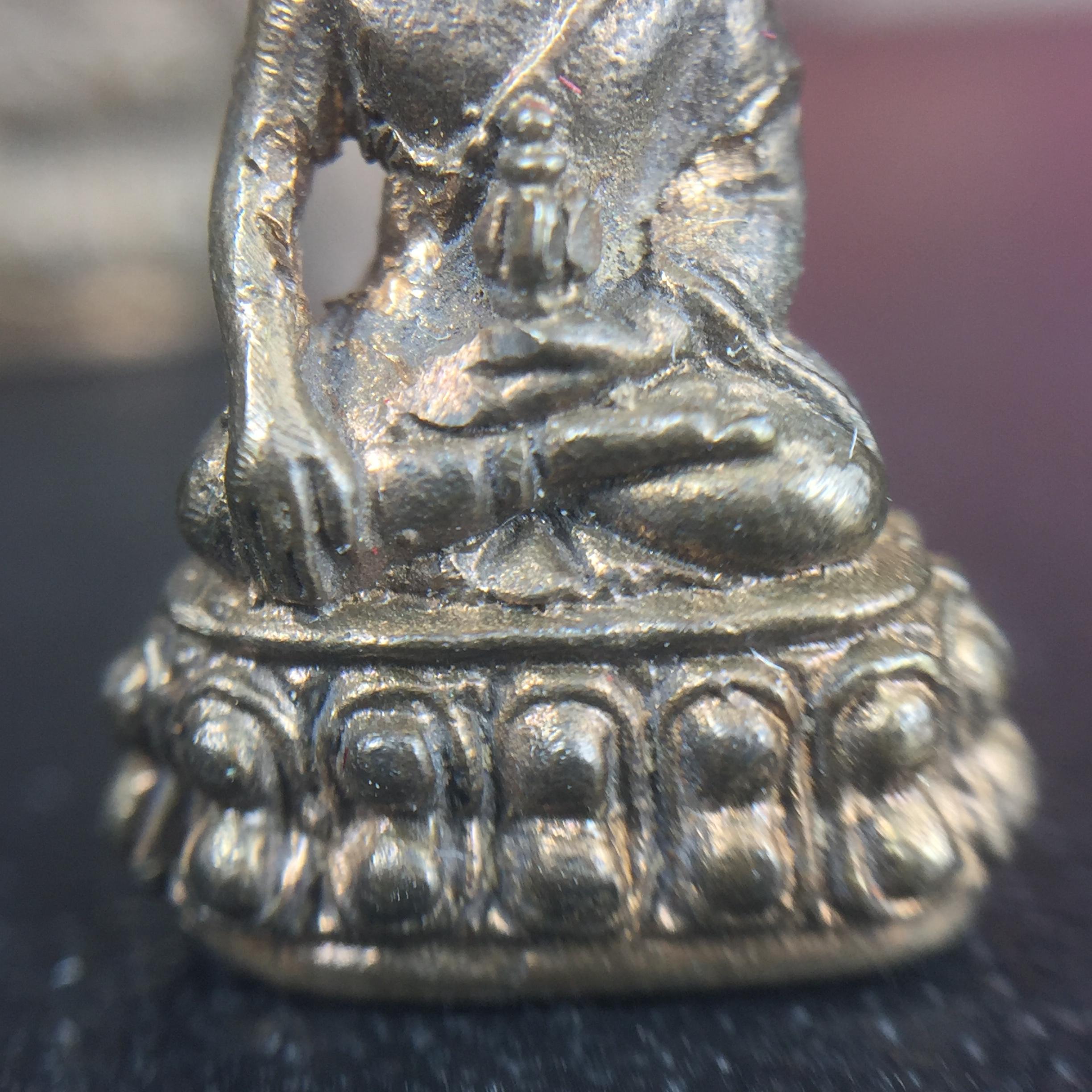 พระกริ่ง-พระชัยวัฒน์ ภปร. ธรรมศาสตร์ 50ปี เนื้อนวโลหะ ปี2527(ในหลวงรัชกาลที่9 เสด็จเททอง)(หายาก)(1ใน677ชุด)