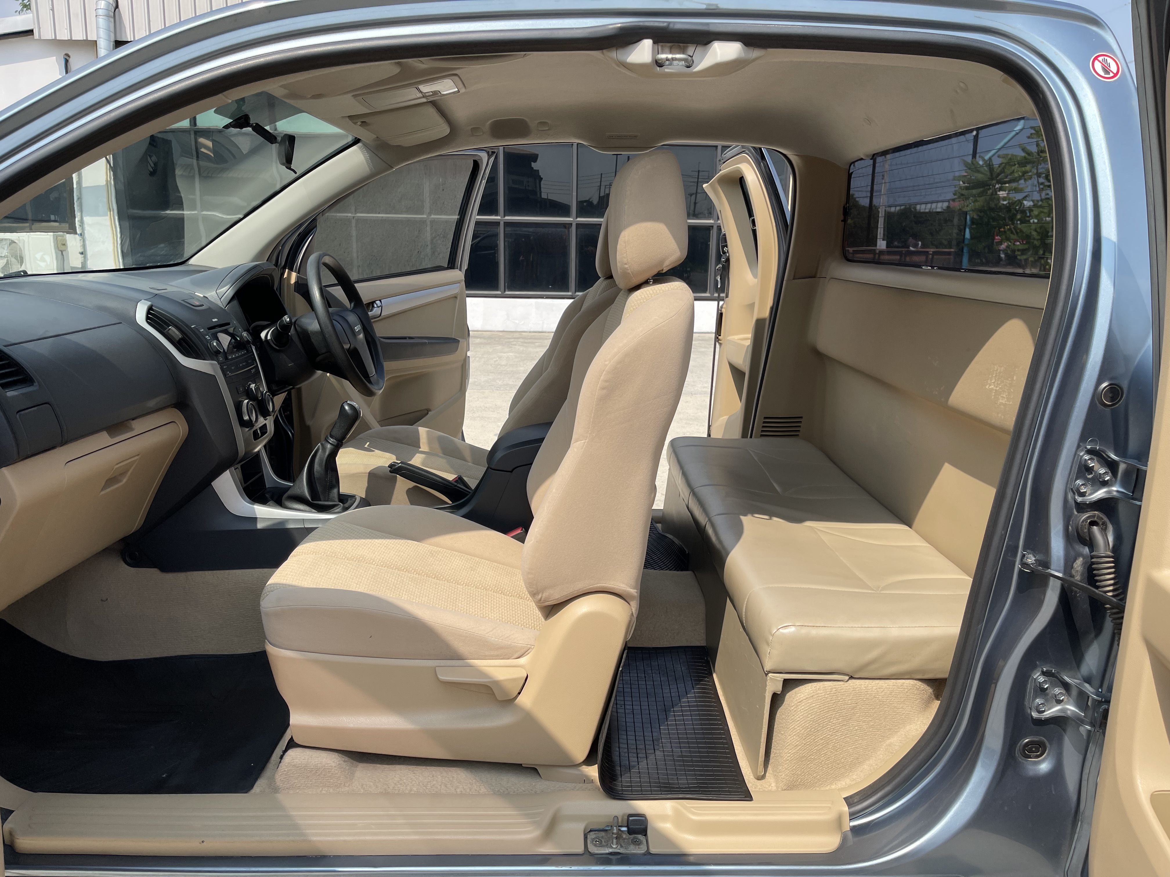 Isuzu Dmax All New Cab 2.5 L 2015 เทา