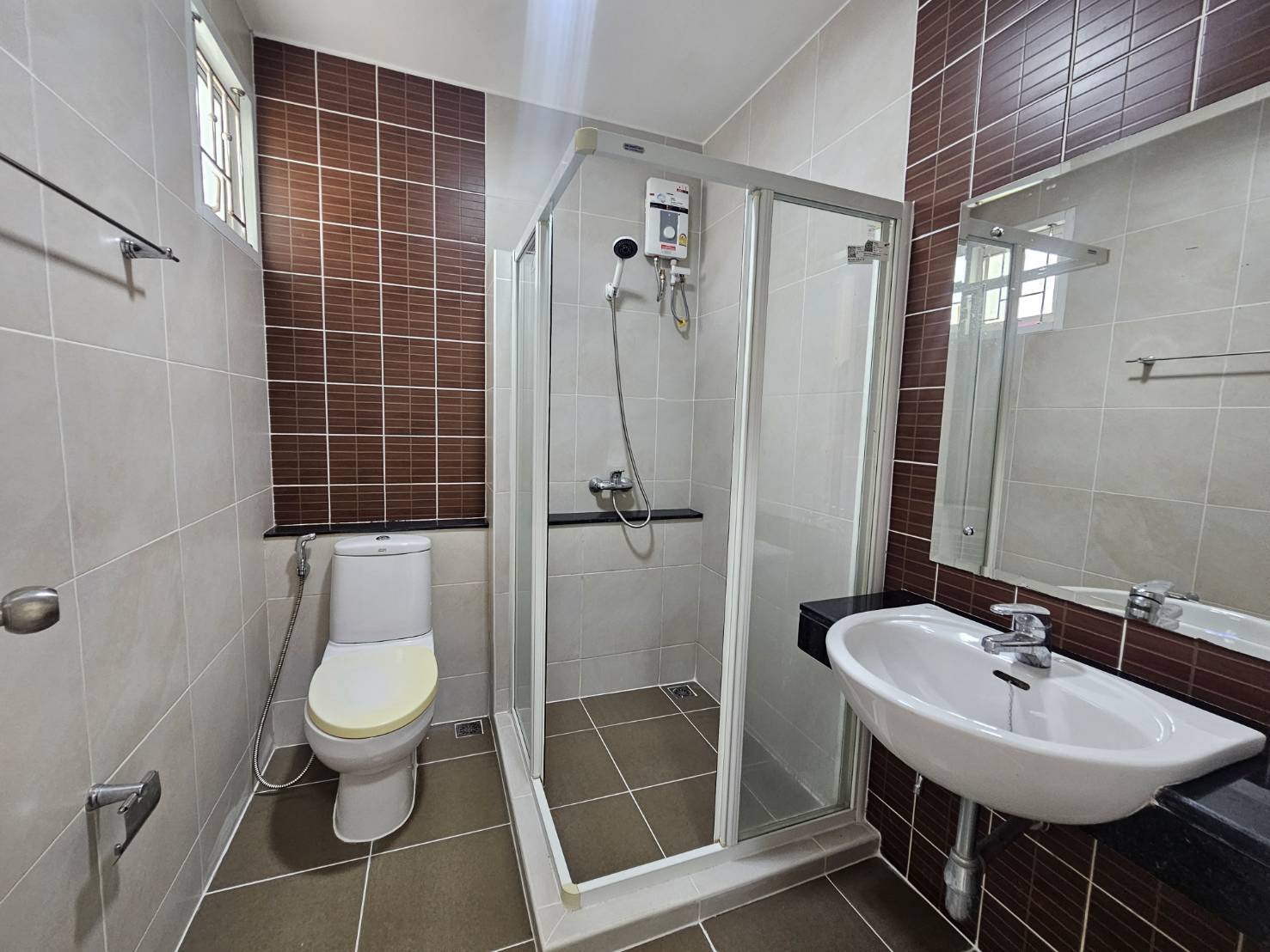 For Rent : Kathu, Single-storey detached house, 2 bedrooms 2 bathrooms