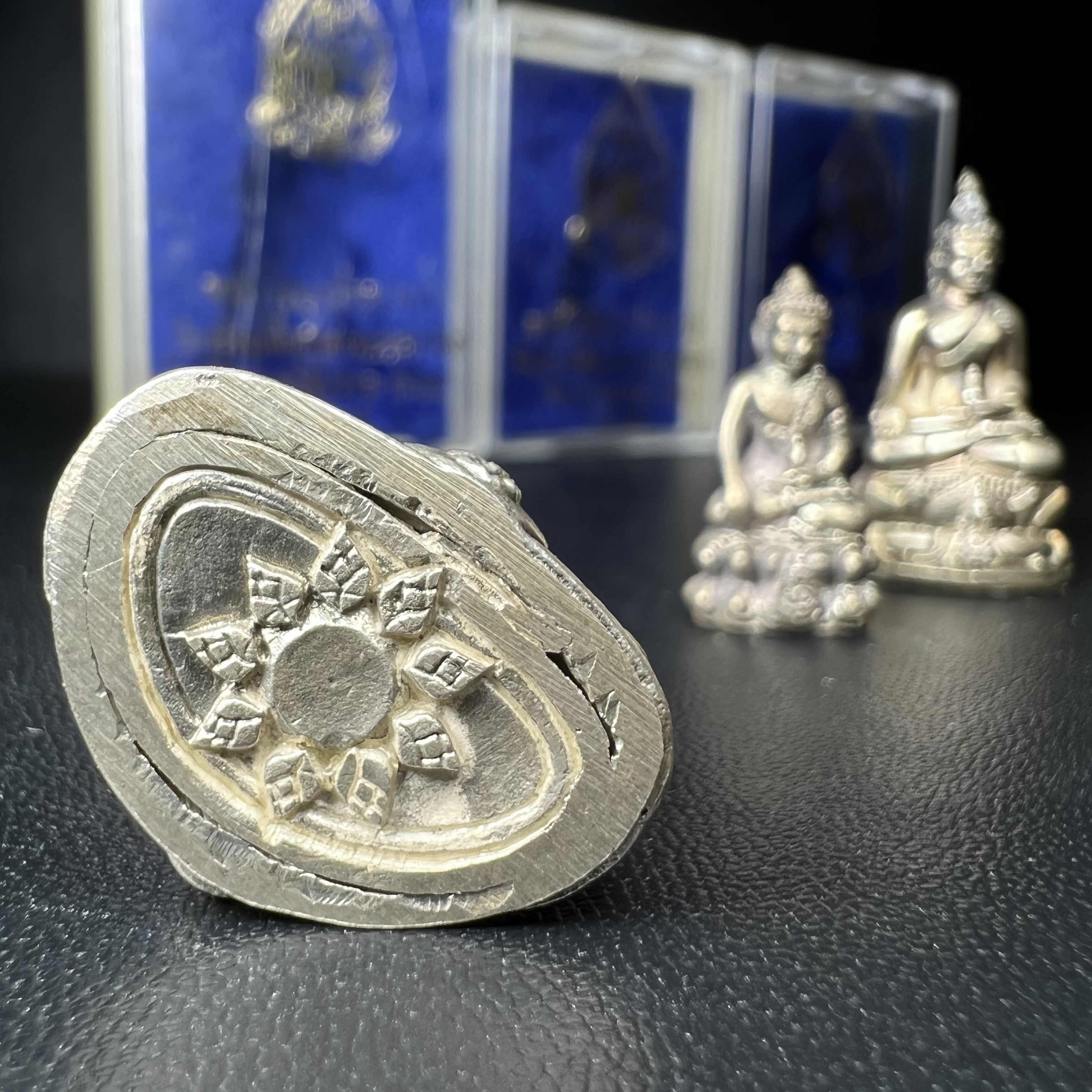 พระกริ่งนวปทุม ภปร.-พระชัยวัฒน์นวปทุม ภปร.-พระกริ่งไพรีพินาศ ภปร. รุ่นแรก วัดปทุมวนาราม ครบชุดเนื้อเงิน ปี2535(ในหลวงรัชกาลที่9เสด็จเททอง)(1ใน3000องค์)หายาก***เก็บทีเดียวครบชุดไปเลยรุ่นนี้ แนะนำ....ตอนนี้หายากแล้ว***