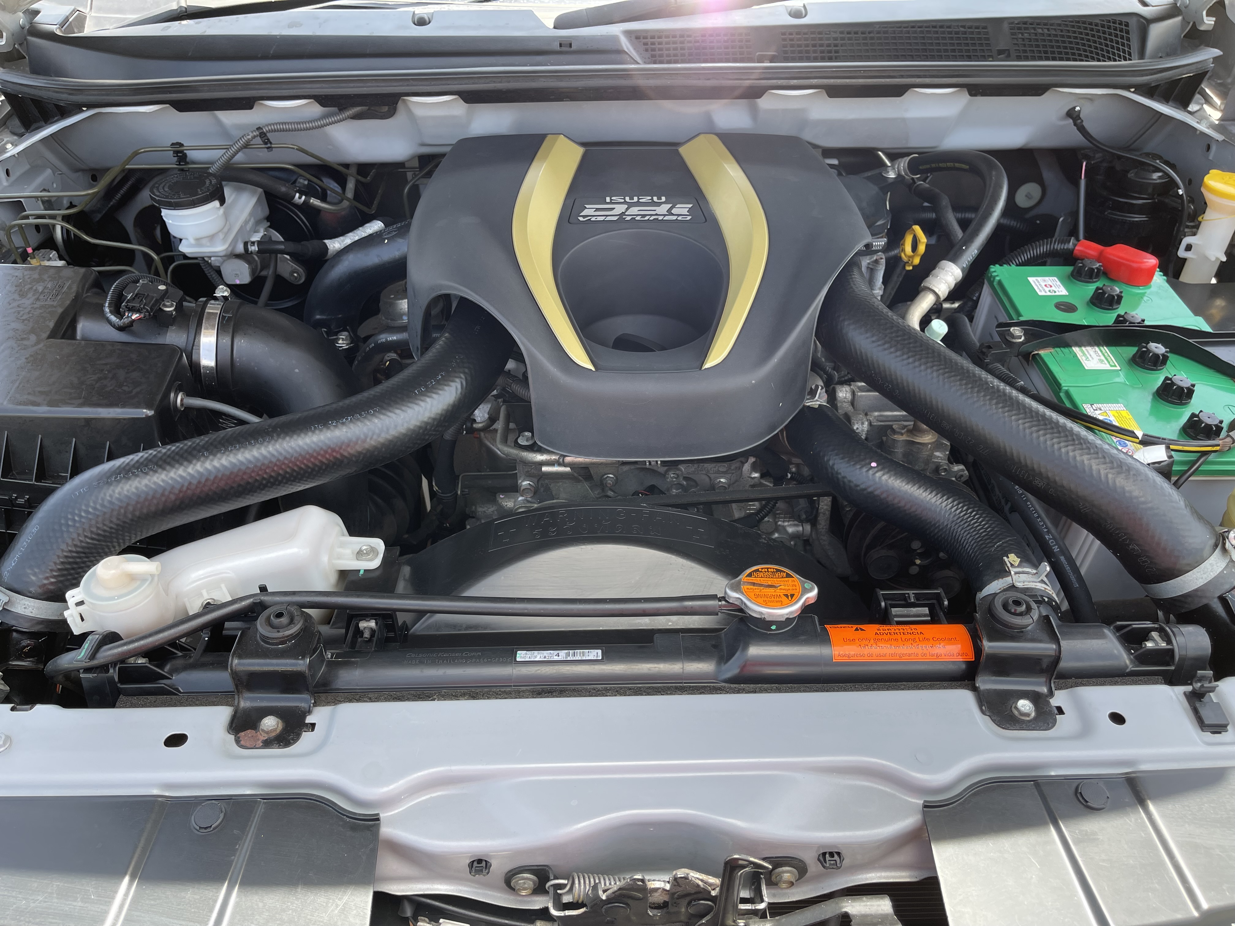 Isuzu Dmax All New Cab Hilander 2.5 Vgs Z Dvd 2014 เงิน