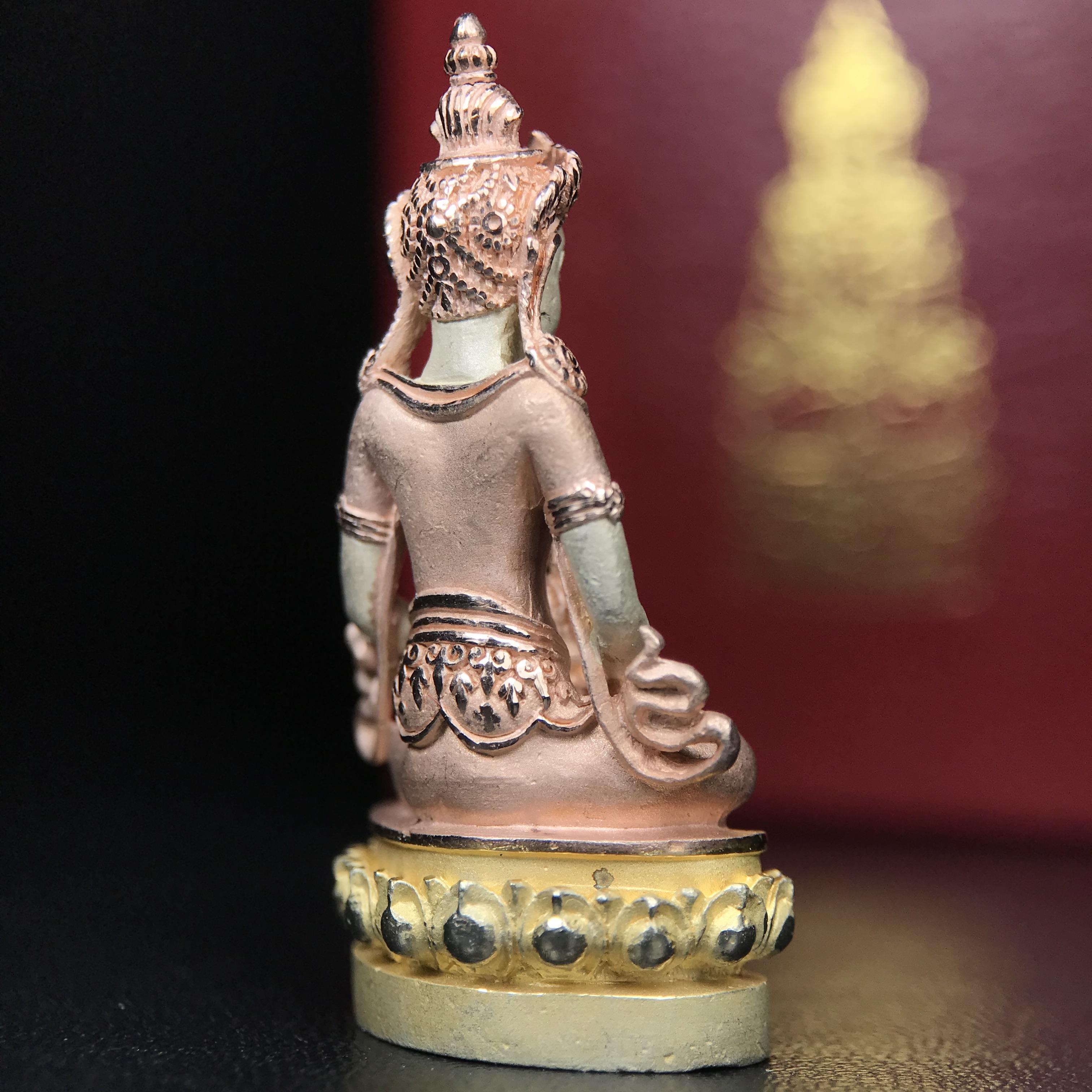 พระกริ่งอวโลกิเตศวร ( เจ้าแม่กวนอิม ) วัดโพธิ์แมนคุณาราม รุ่นอุดมโภคทรัพย์ พ.ศ.2539 เนื้อเงิน 3 กษัตริย์ ผิวสวยเดิมพร้อมกล่องบรรจุเดิม (อีกหนึ่งรุ่นยอดนิยม พุทธศิลป์สวยงดงาม)