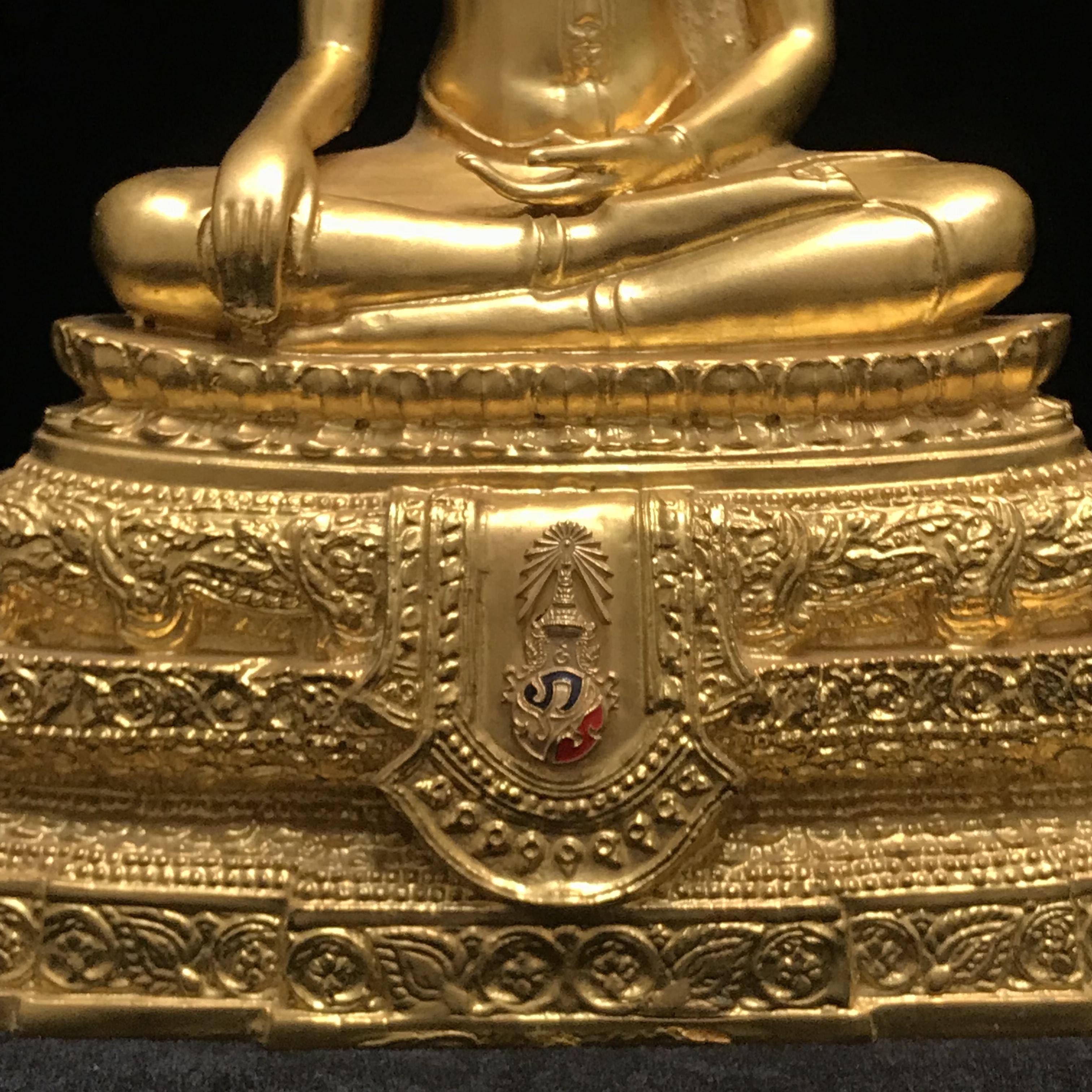 พระบูชาพระพุทธชินสีห์ ภปร. (รุ่น2) หน้าตัก 5นิ้ว ปิดทอง กองทุนฟันเทียมพระราชทาน ในวโรกาสมหามงคล 80 พรรษา ปี 2550 (องค์หมายเลข447)(1ใน1999องค์)หายาก