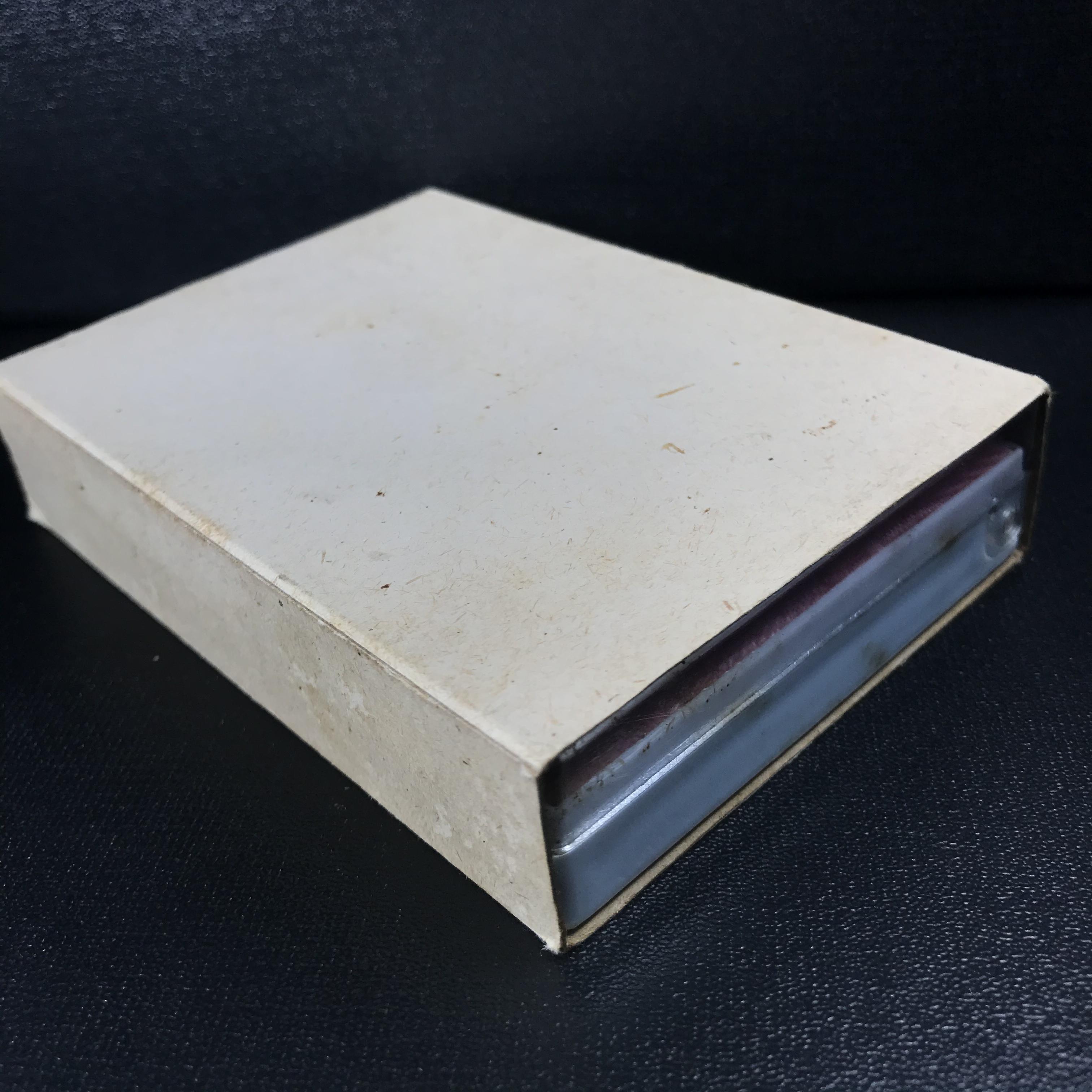 เหรียญพระแก้วมรกตหลัง ภปร ฉลองกรุงรัตนโกสินทร์ครบ 200 ปี พ.ศ.2525 เนื้อทองแดง(ผิวเดิมขึ้นสีรุ้งสวยงาม)กล่องบรรจุเดิมครบ3พิมพ์(บล็อกพระราชศรัธา)(ในหลวงรัชกาลที่9 เสด็จในพิธี)