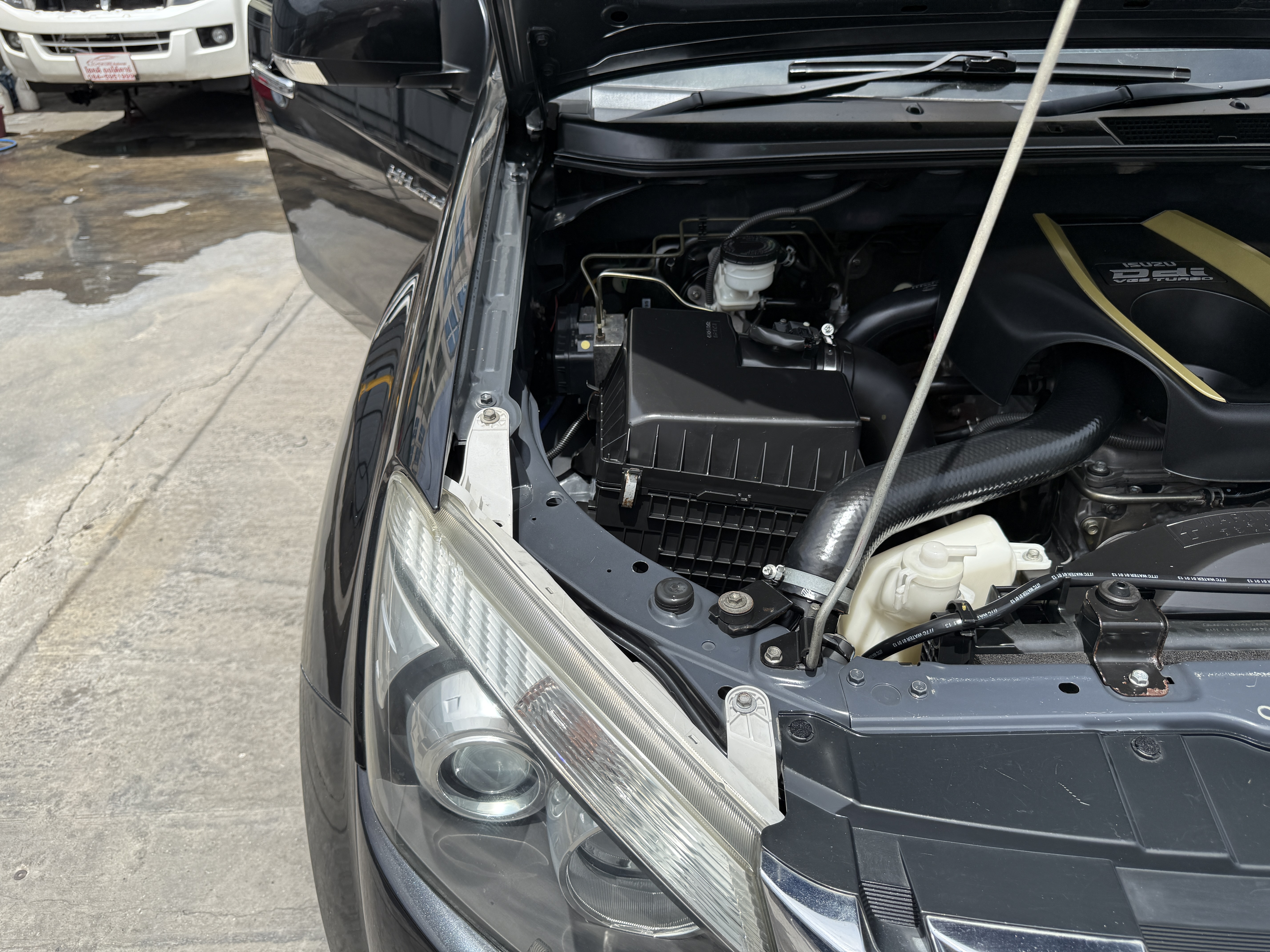 Isuzu Dmax All New 4ประตู Hilander 2.5 Vgs Z Dvd 2013 ดำ