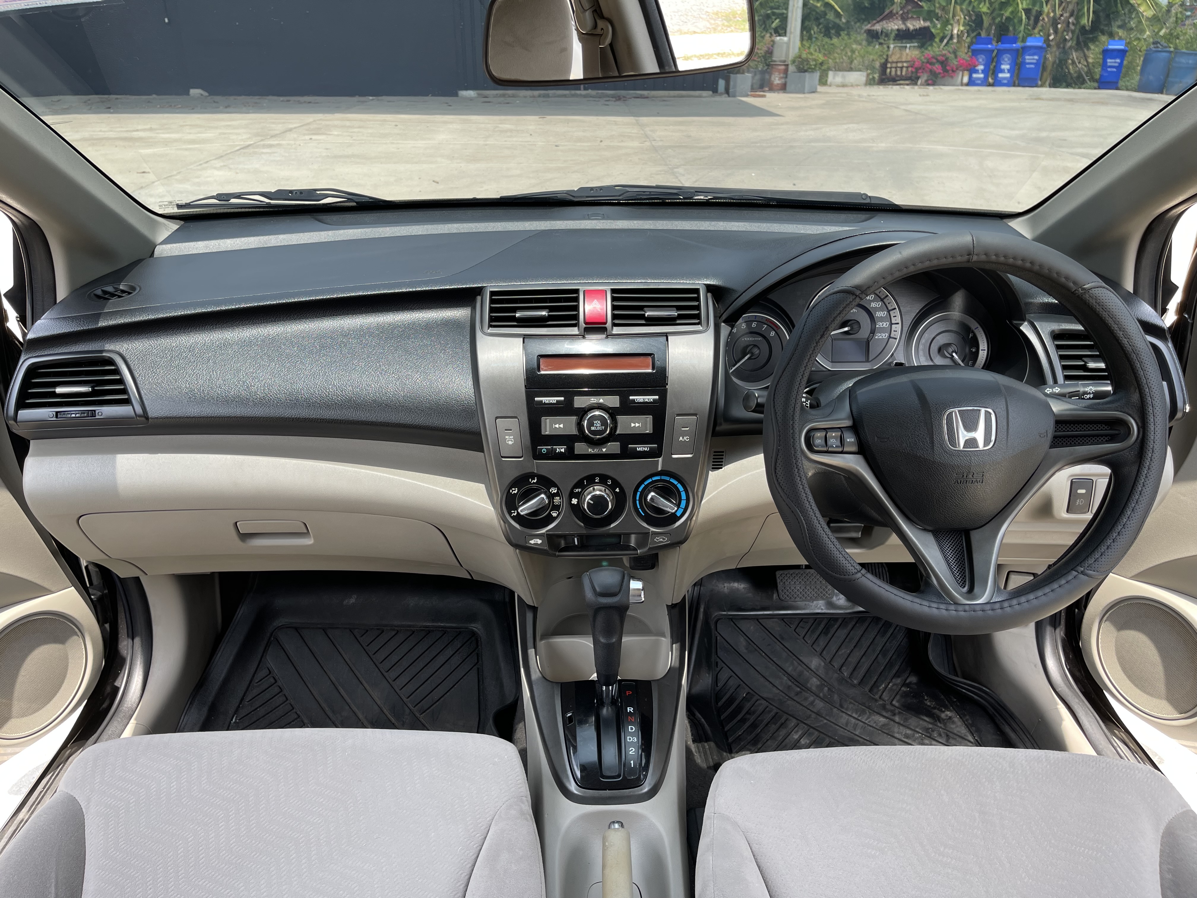 Honda City 1.5 V At 2013 เทา