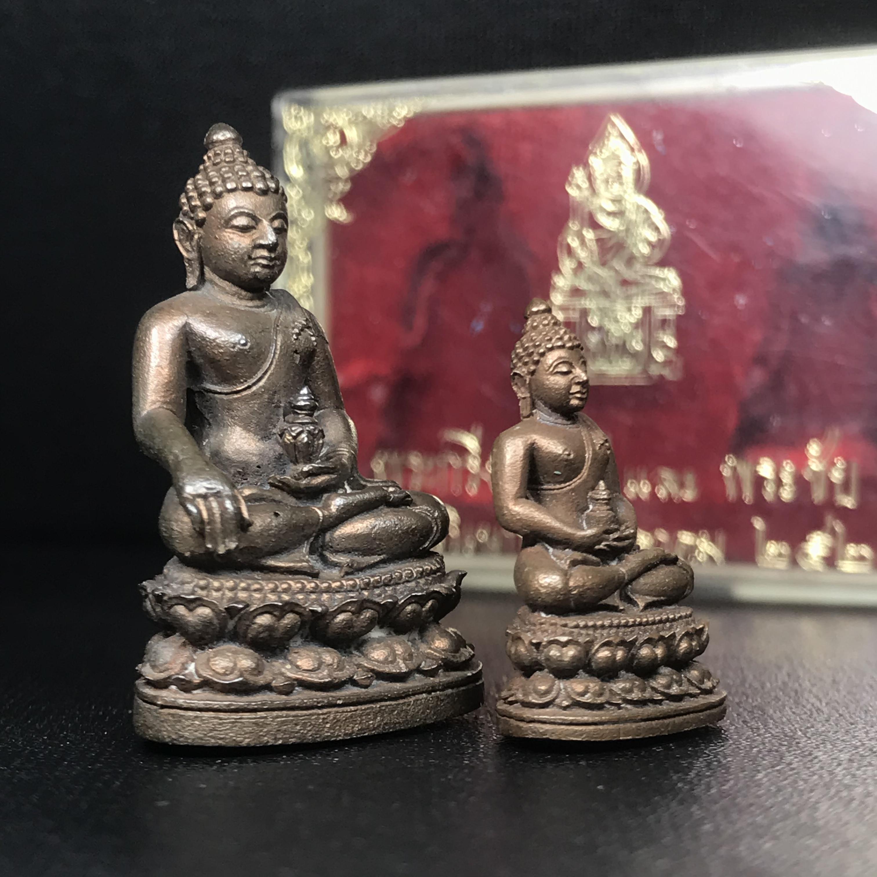พระกริ่ง-พระชัยวัฒน์อธิบดี ปี2525 ของดีอัยการ (มีไว้บูชาเลื่อนยศเลื่อนตำแหน่งทุกท่าน)(1ใน 2525 ชุด)