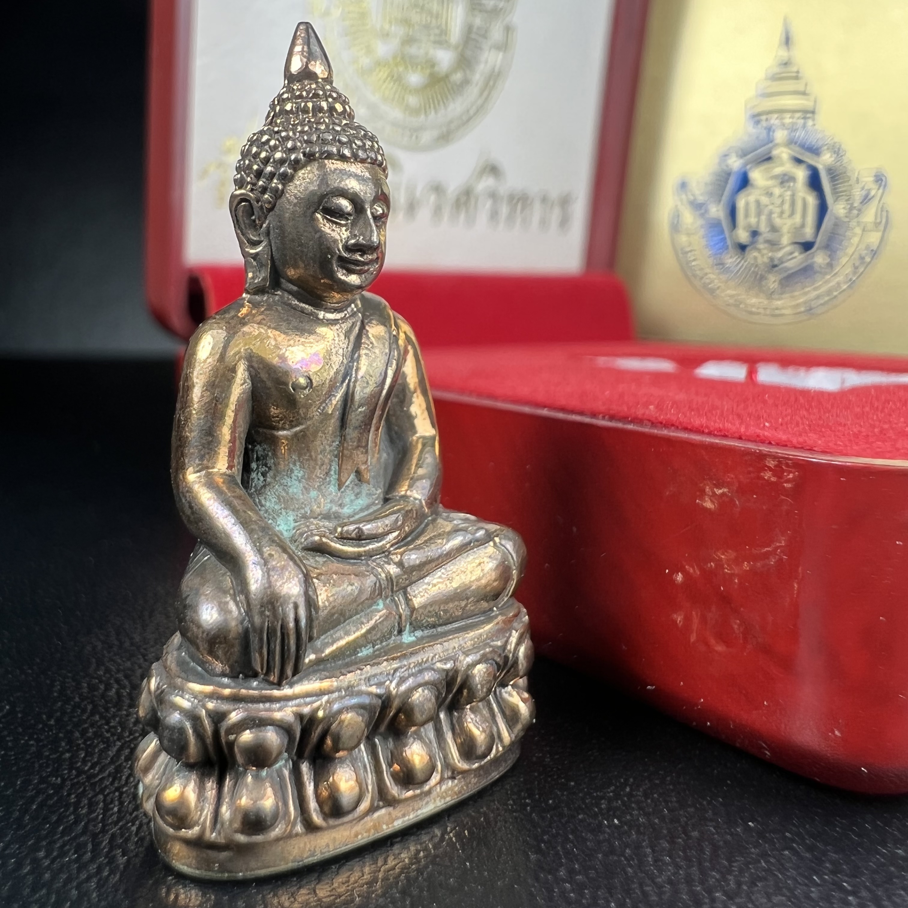 พระกริ่ง 8 รอบ ญสส. 96 พรรษา สมเด็จพระญาณสังวร สมเด็จพระสังฆราช สกลมหาสังฆปรินายก วัดบวรนิเวศวิหาร ปี 2552 เนื้อนวโลหะเต็มสูตรแก่ทองคำ(1 ใน 2999 องค์)