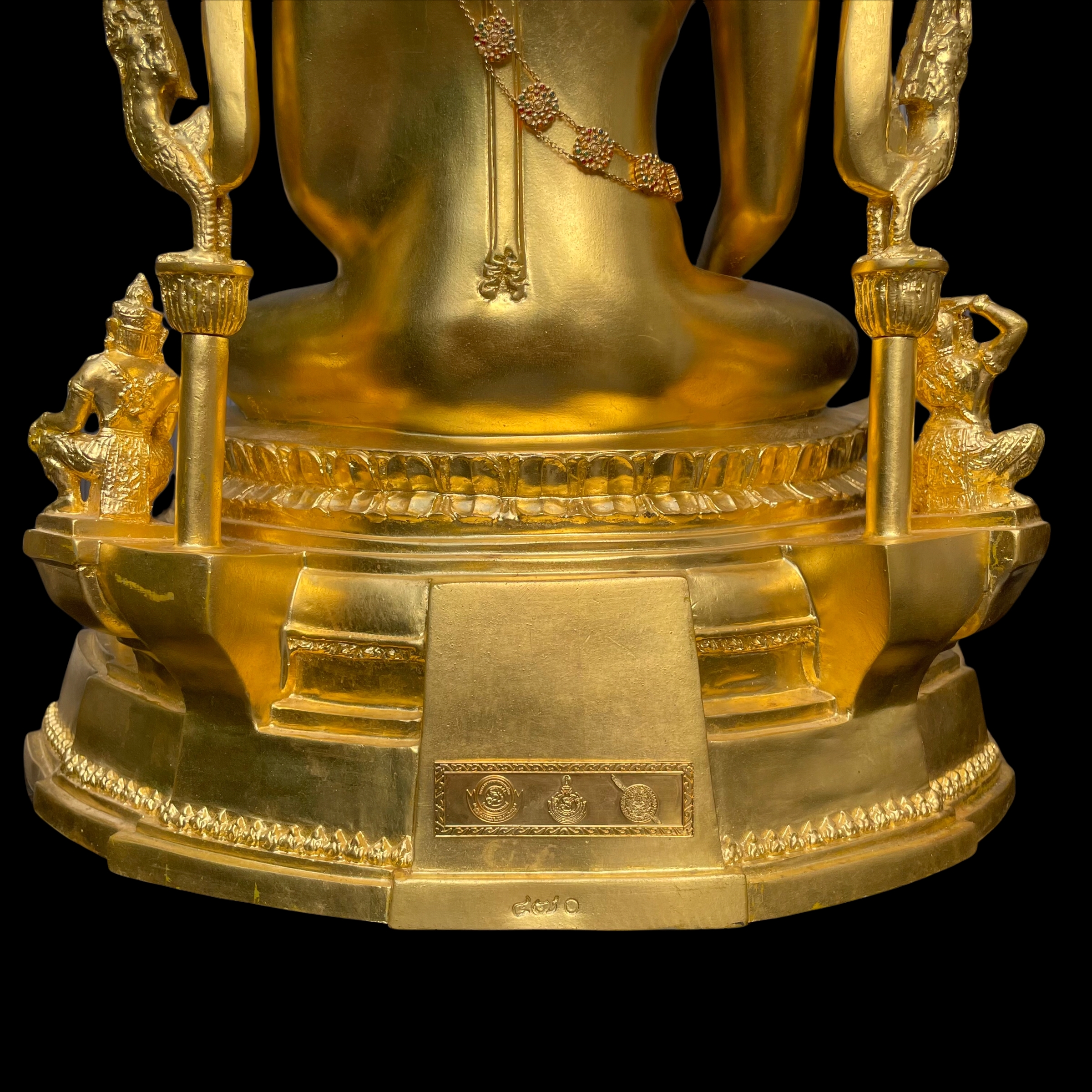 พระพุทธชินราช(จำลอง)ภปร. 84พรรษา เนื้อโลหะ ลงรักปิดทอง 100% ขนาดหน้าตัก 9 นิ้ว(ใต้ฐานบรรจุพระพุทธชินราชเนื้อผงพระราชทานมวลสาร จิตรลดาและเส้นพระเจ้า(เส้นผม))