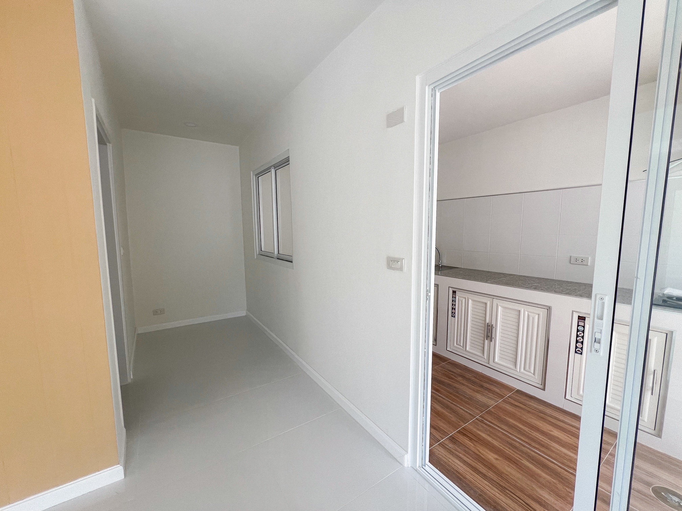 For Sale : Ratsada-Samkong, 2-Story Town Home, 3 Bedrooms 2 Bathrooms