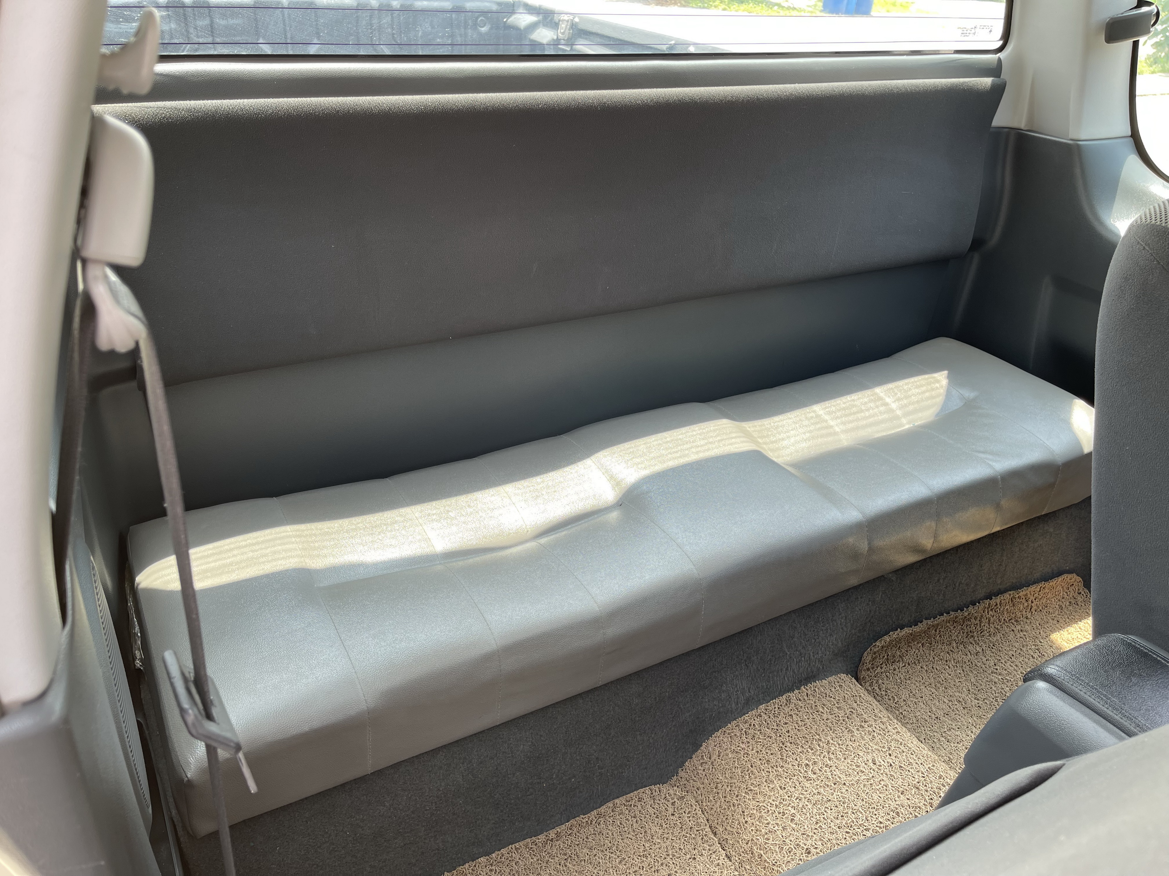 Isuzu Dmax Cab Hilander 2.5 Abs 2010 เงิน