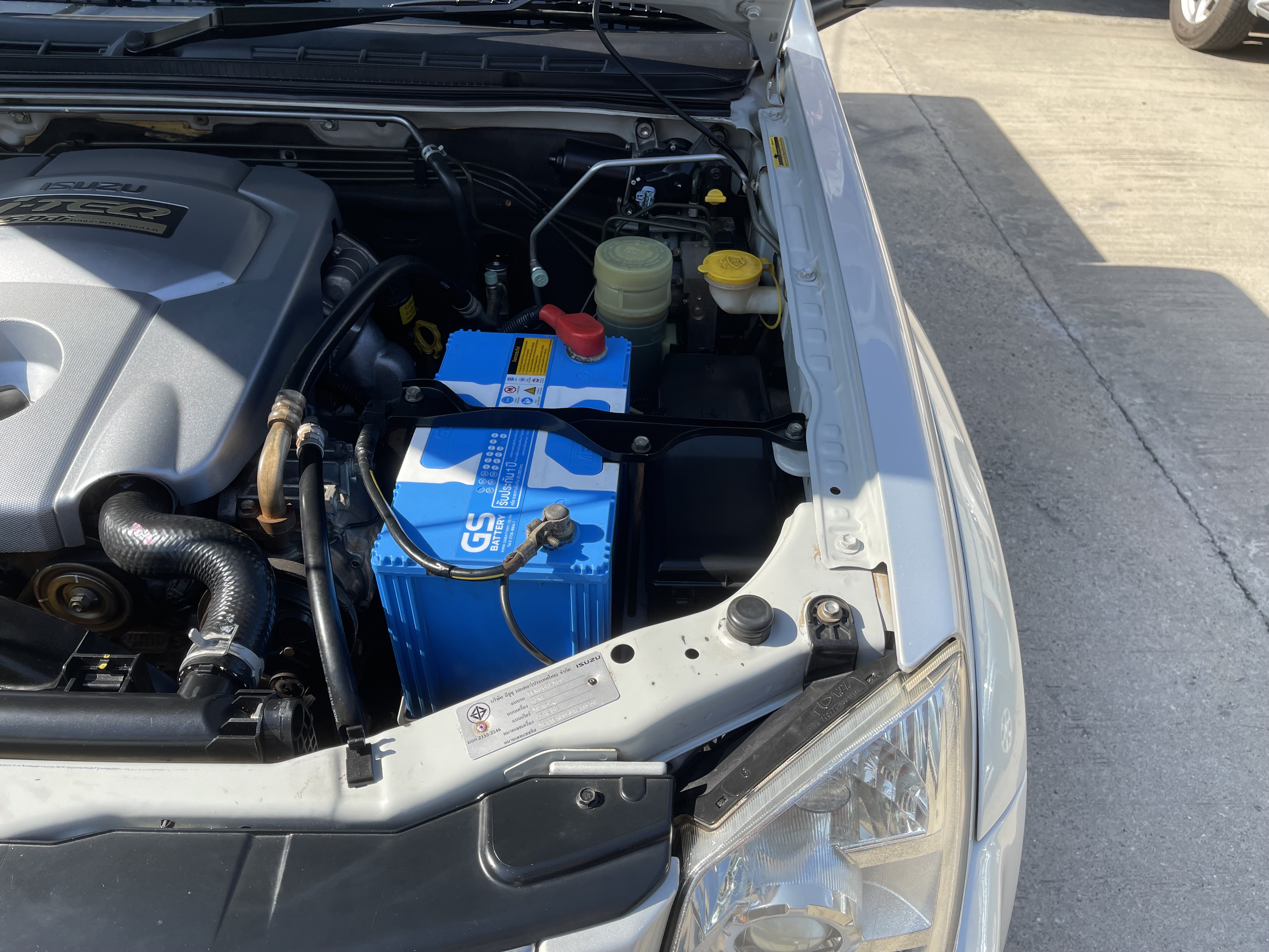 Isuzu Dmax Cab Hilander 2.5 Abs 2011 เงิน