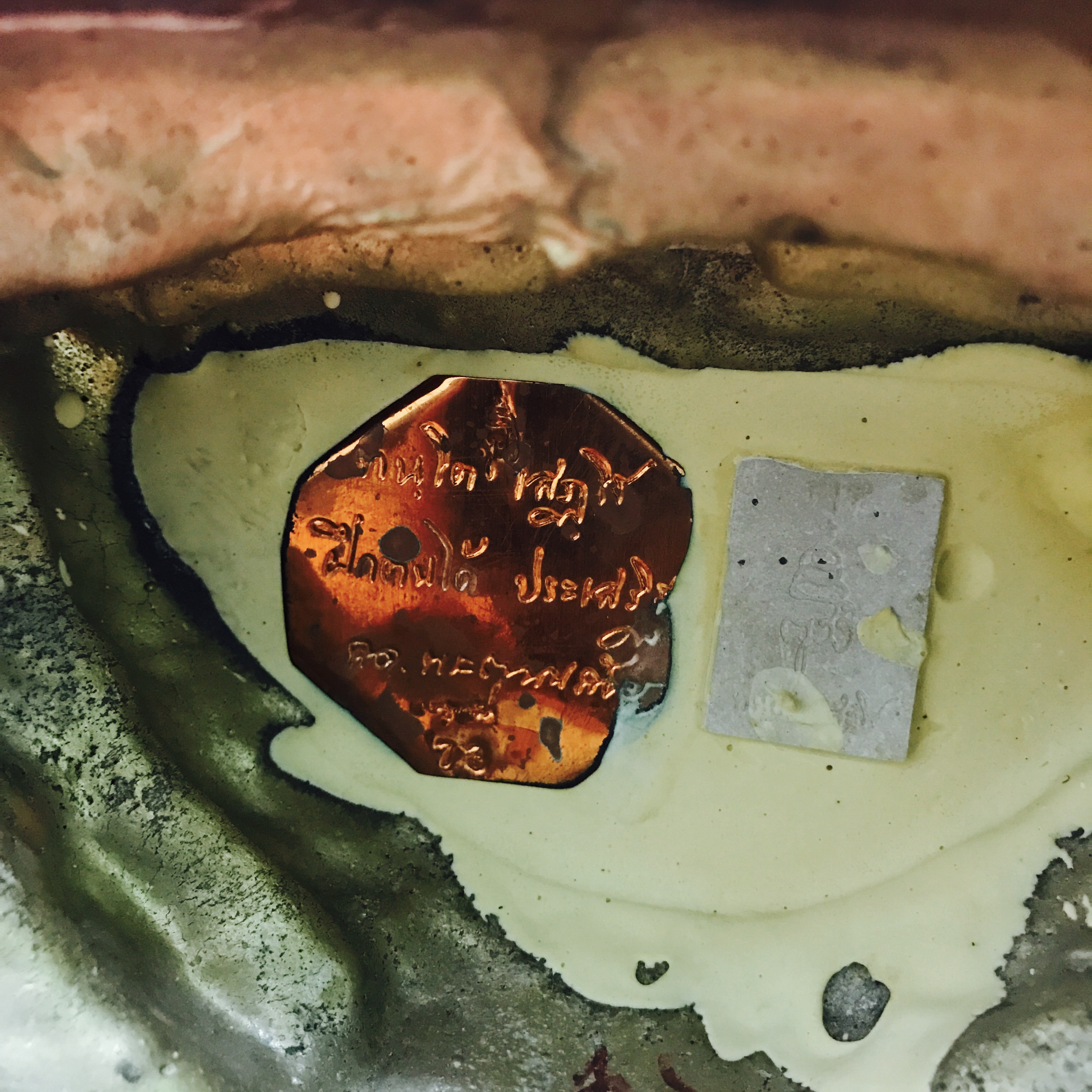 พระบูชาพระพุทธชินสีห์ ภปร ทันโตเสฏโฐ ปี 2533 หน้าตัก 5 นิ้ว (วัตถุมงคลหนึ่งเดียวที่มีผงฟันในหลวงรัชกาลที่9 พระราชทานให้จัดสร้าง) (1ใน999)