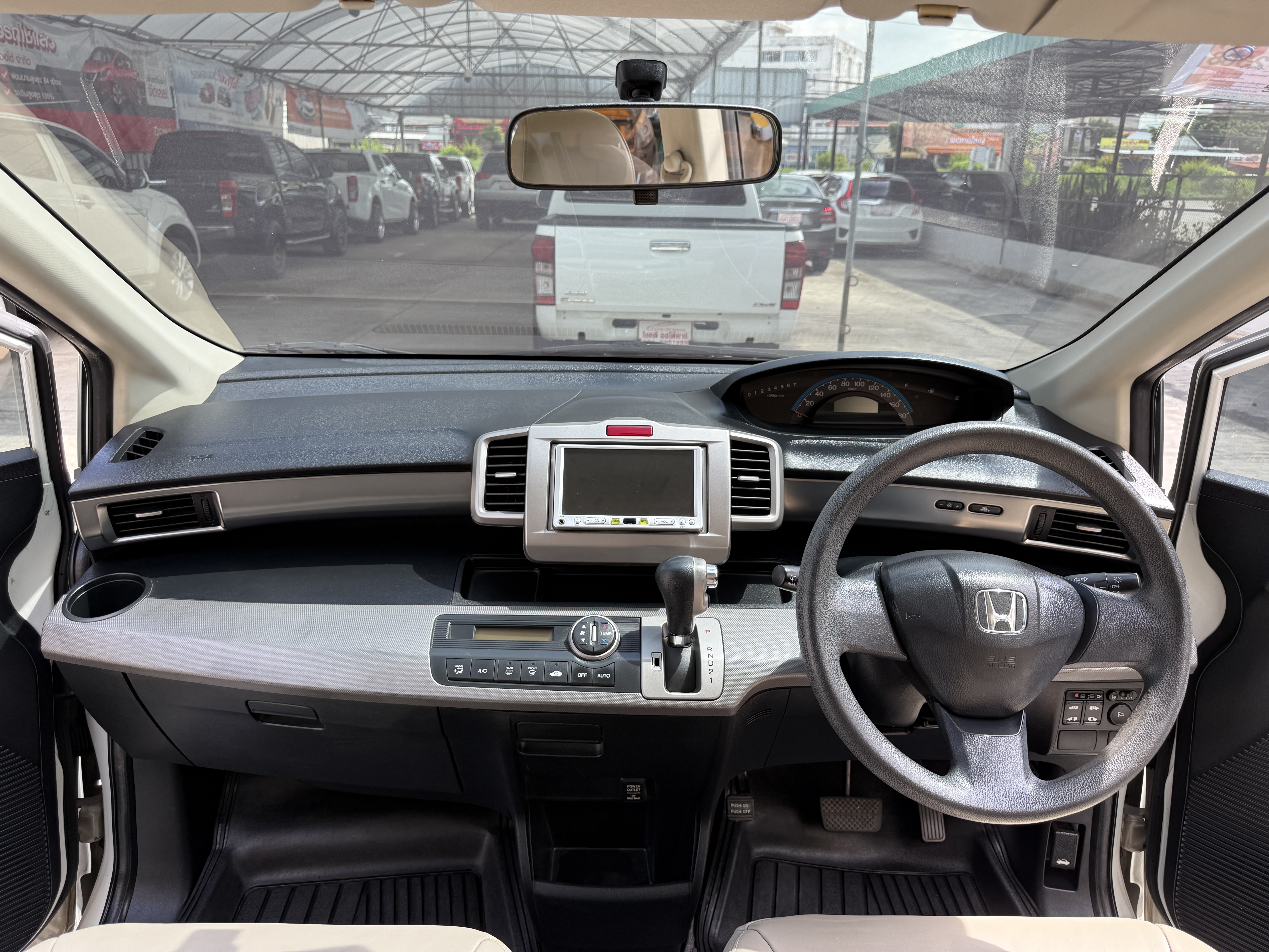 Honda Freed 1.5 E Limited At 2012 ขาวมุก