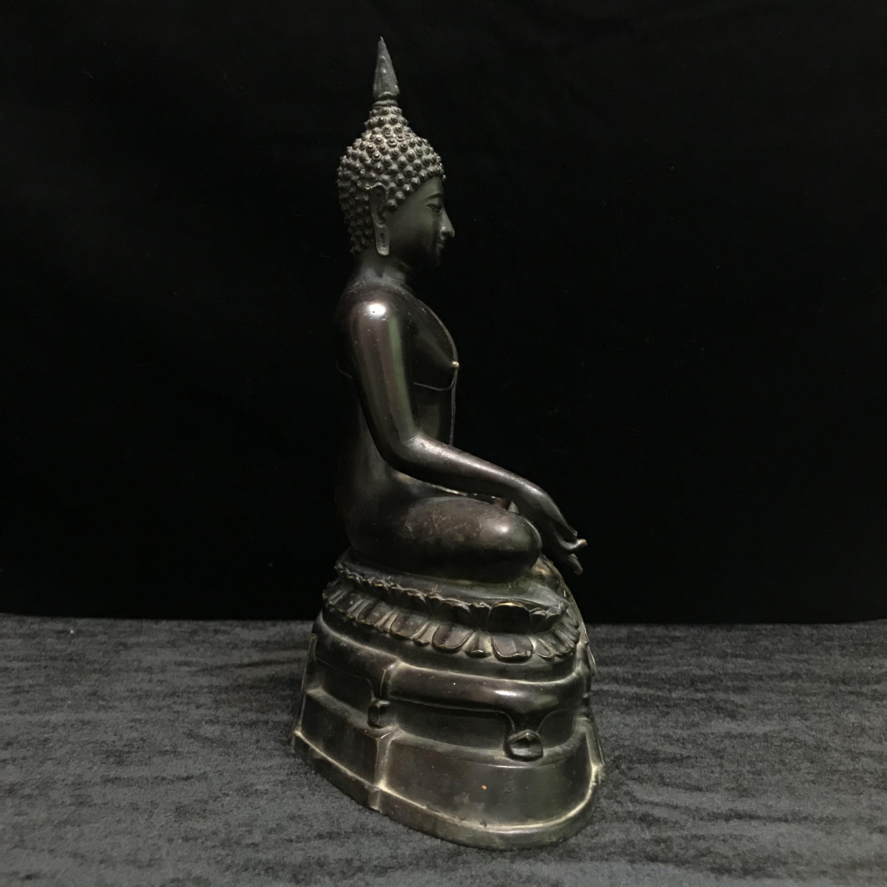 จักรพรรดิแห่งพระบูชา ภปร พระพุทธรูป ภปร รุ่นแรก(กฐินต้น) พ.ศ.2506 วัดเทวสังฆาราม(วัดเหนือ)จังหวัดกาญจนบุรี หน้าตัก5นิ้ว(ในหลวงรัชกาลที่9เสด็จเททอง)