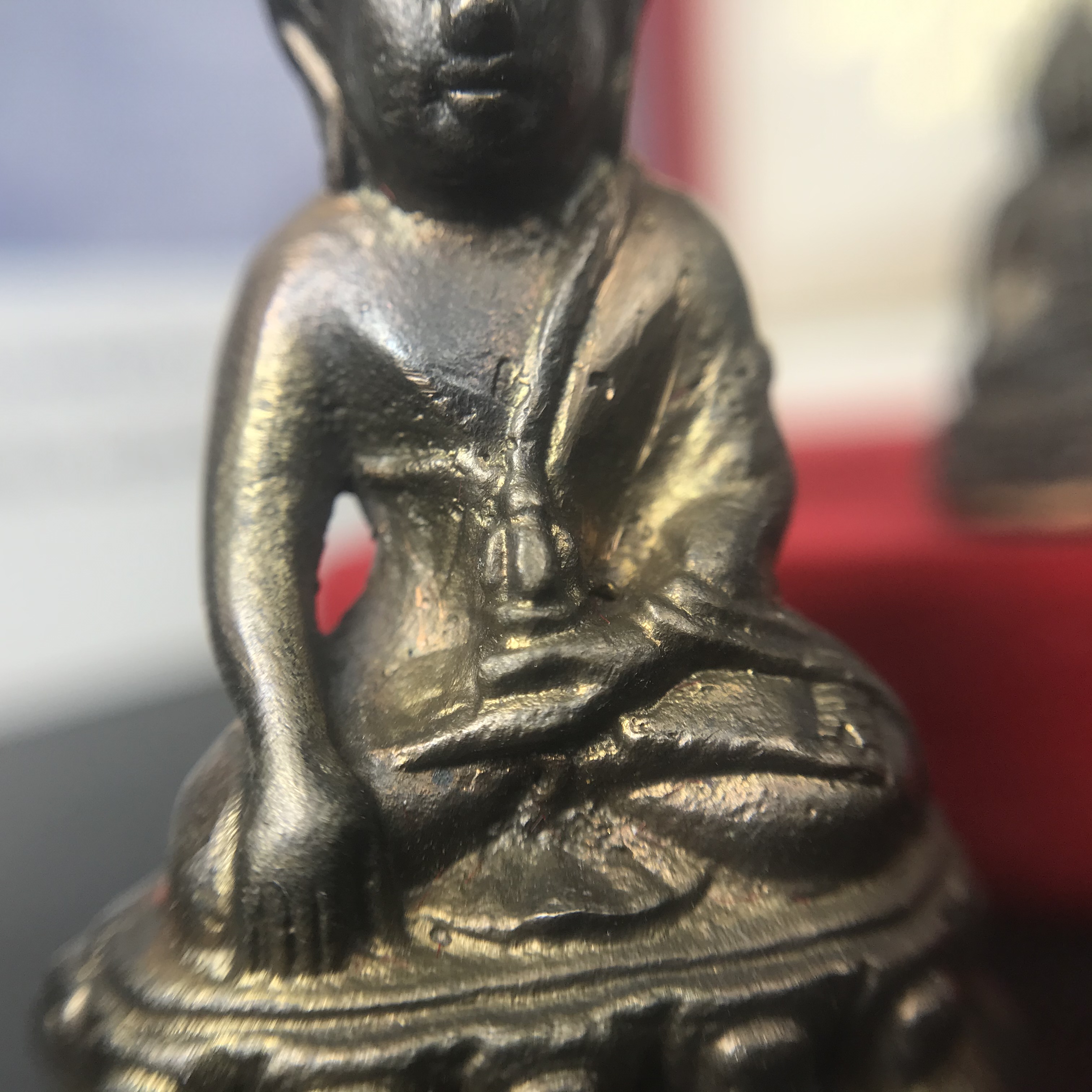 พระกริ่ง-พระชัยวัฒน์ ปวเรศ ปี2530 วัดบวรนิเวศราชวรวิหาร(ในหลวง ร.9 เสด็จเททอง)(บรรจุเส้นเกศาในหลวงรัชกาลที่9)พร้อมสูจิบัตรเดิมตอนจัดสร้าง(สภาพสวยครบสมบูรณ์) (องค์หน้าใหญ่)(องค์ทองทบ)แบบพิมพ์นิยมหายาก