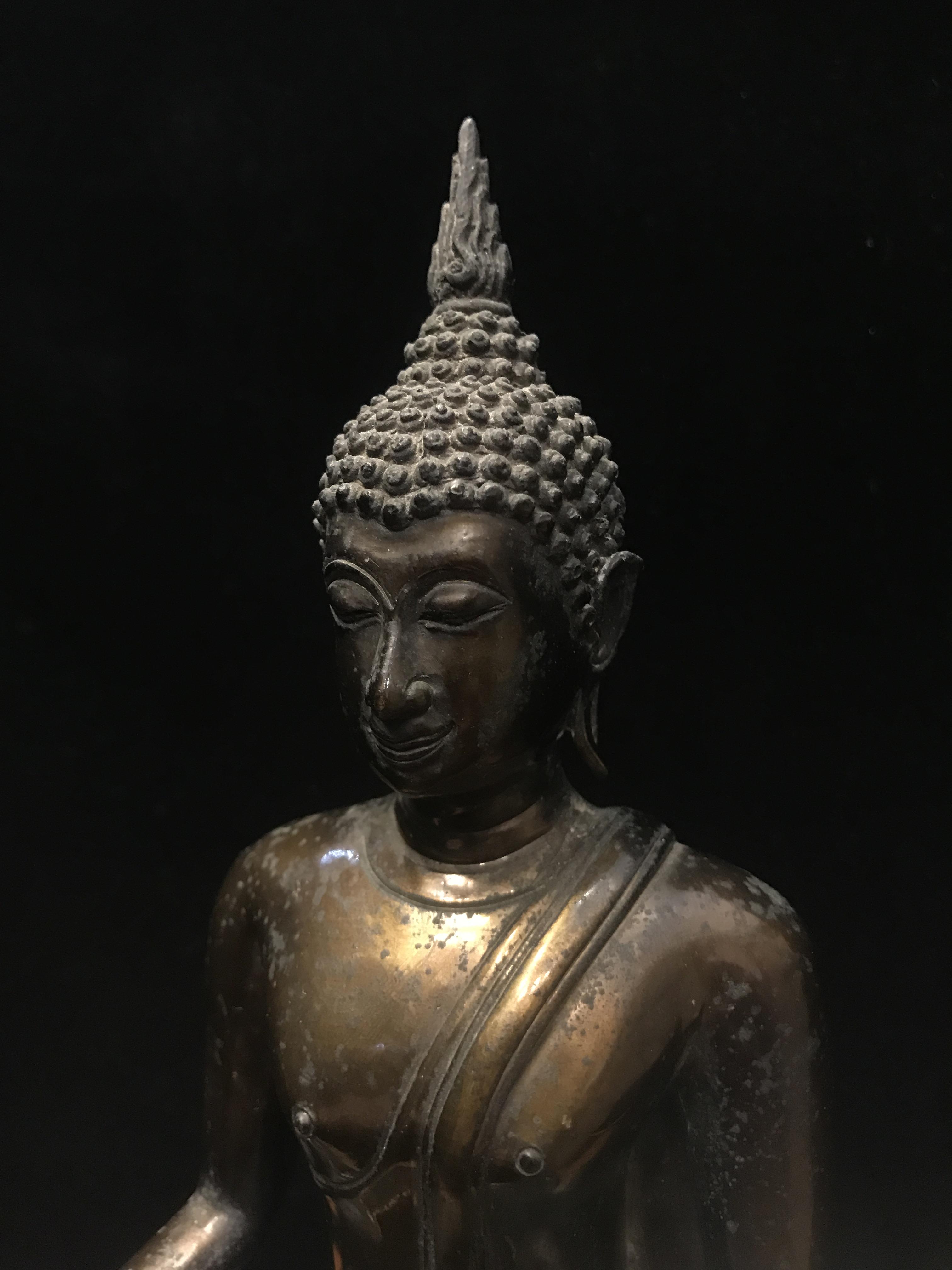 พระบูชา ตราสัญลักษณ์ ญสส. วัดบวรนิเวศราชวรวิหาร จัดสร้างโดยบริษัทเซ็นทรัล ขนาดหน้าตัก 5 นิ้ว