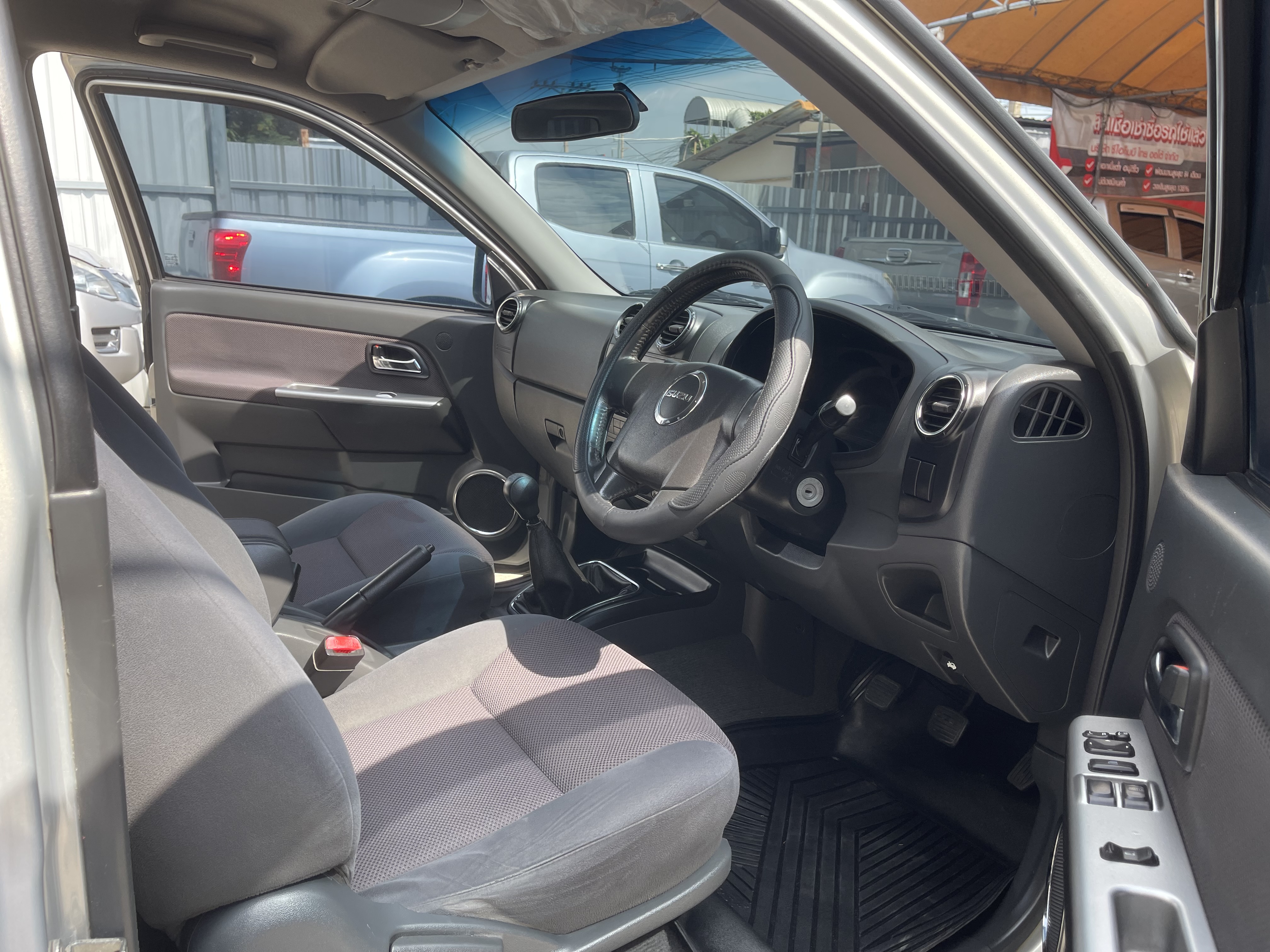 Isuzu Dmax Cab SLX 2.5 2011 เงิน