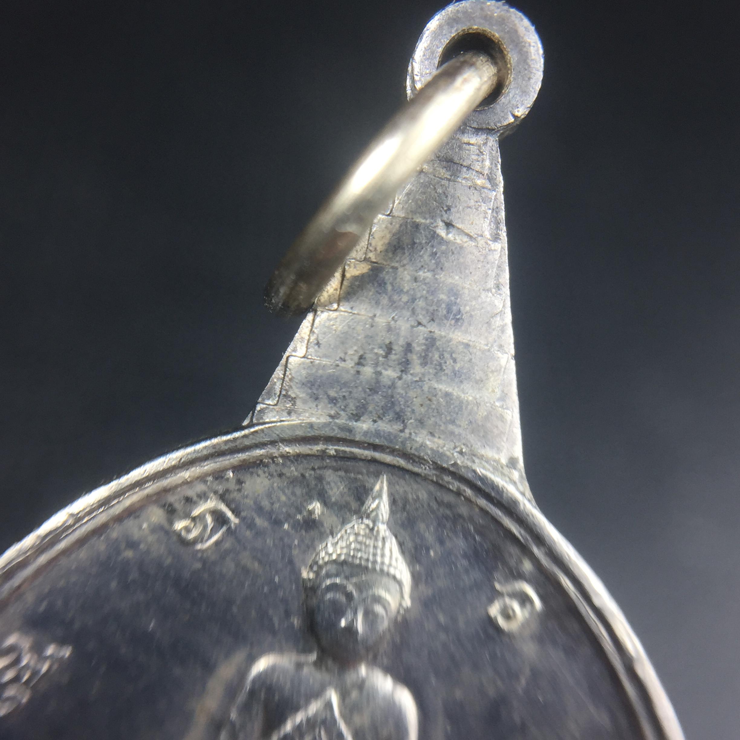 เหรียญพระชัยหลังช้าง ภปร. ครบ 5 รอบ ในหลวงรัชกาลที่9 พ.ศ.2530 เนื้อเงินพิมพ์เล็ก(หนัก 2 สลึง(7.6กรัม))หายาก สภาพสวยเดิมพร้อมซองเดิมกองกษาปณ์(พิธีใหญ่ รุ่นยอดมนิยม)