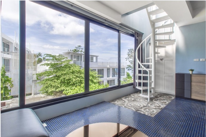 For Rent : Patong Seaview 1 bed room condominium 60 Sqm. Thai freehold.