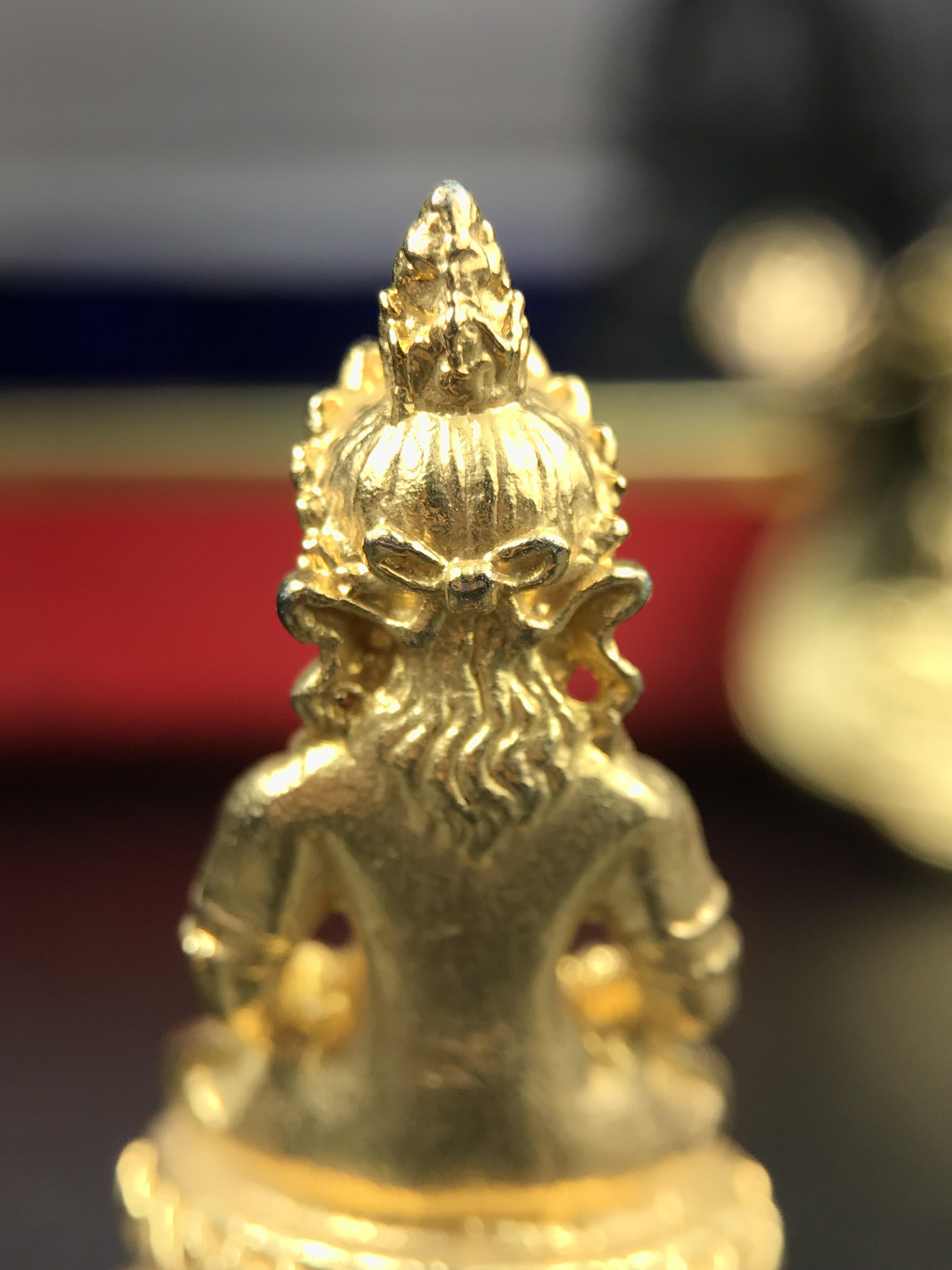 พระไวโรจนะพุทธ(กริ่งธิเบต ภปร.) ท่านเจ้าคุณโพธิ์แจ้ง วัดมังกรกมลาวาส(เล่งเน่ยยี่) ปี 2515(รุ่นแรก) ชุดพิเศษกรรมการ พิธีใหญ่ฉลอง ๑๐๐ปี วัดมังกรกมลาวาส (ในหลวงรัชกาลที่ ๙ ทรงเสด็จเททอง ) หลวงปู่โต๊ะ วัดประดู่ฉิมพลีเมตตาอธิษฐานจิตปลุกเสก (หายากมาก)