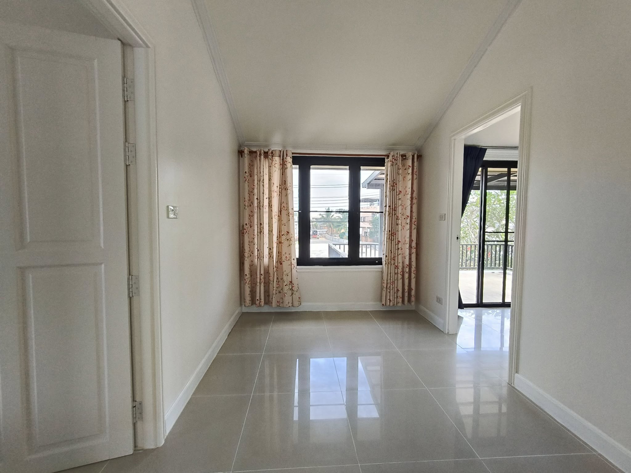 For Rent : Chalong, Private Pool Villa, 3 bedrooms 5 bathrooms