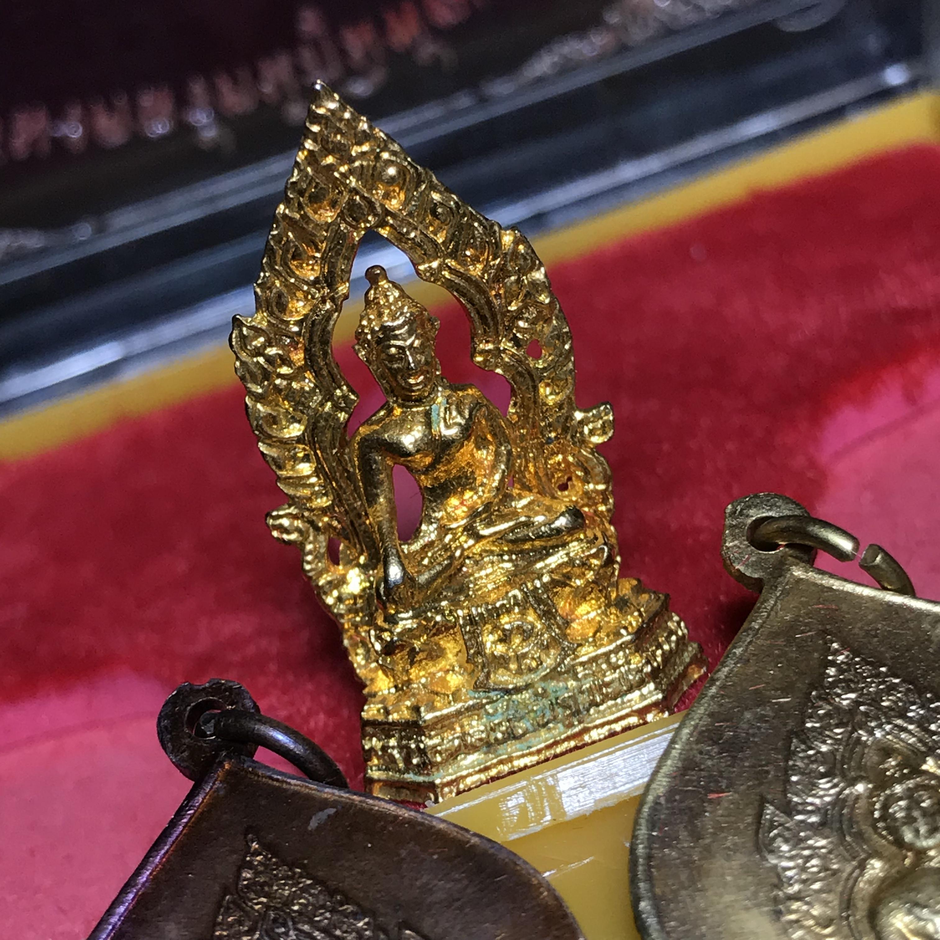 ชุดวัตถุมงคลพระพุทธมงคลรัตนภูมิพัฒนมหามุนี ภปร. วัดมงคลรัตนาราม วัดไทยในซานฟรานซิสโก สหรัฐอเมริกา ( Sanfrancisco USA.) ปี2523